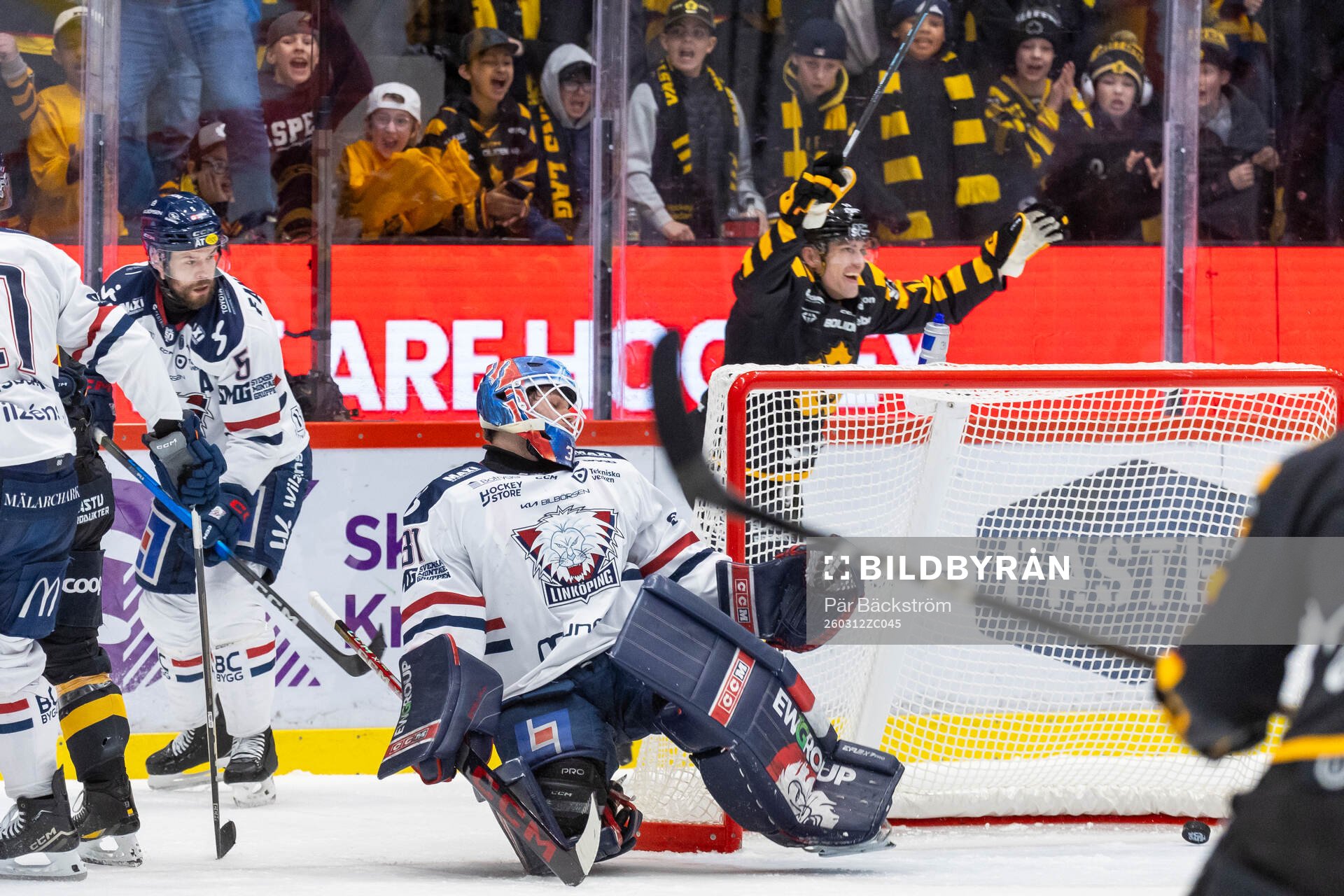 Skellefteås Andreas Johnson jublar vid 5-2 målet