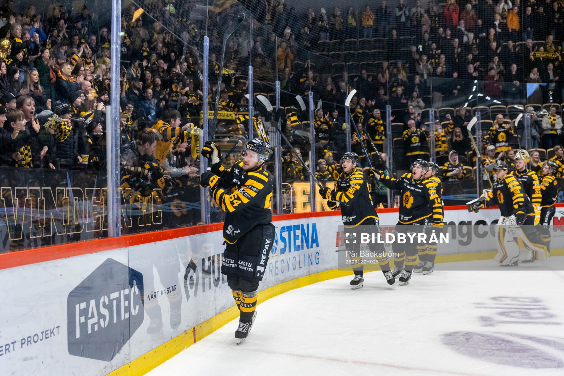 Skellefteå jublar över seriesegern med fansen