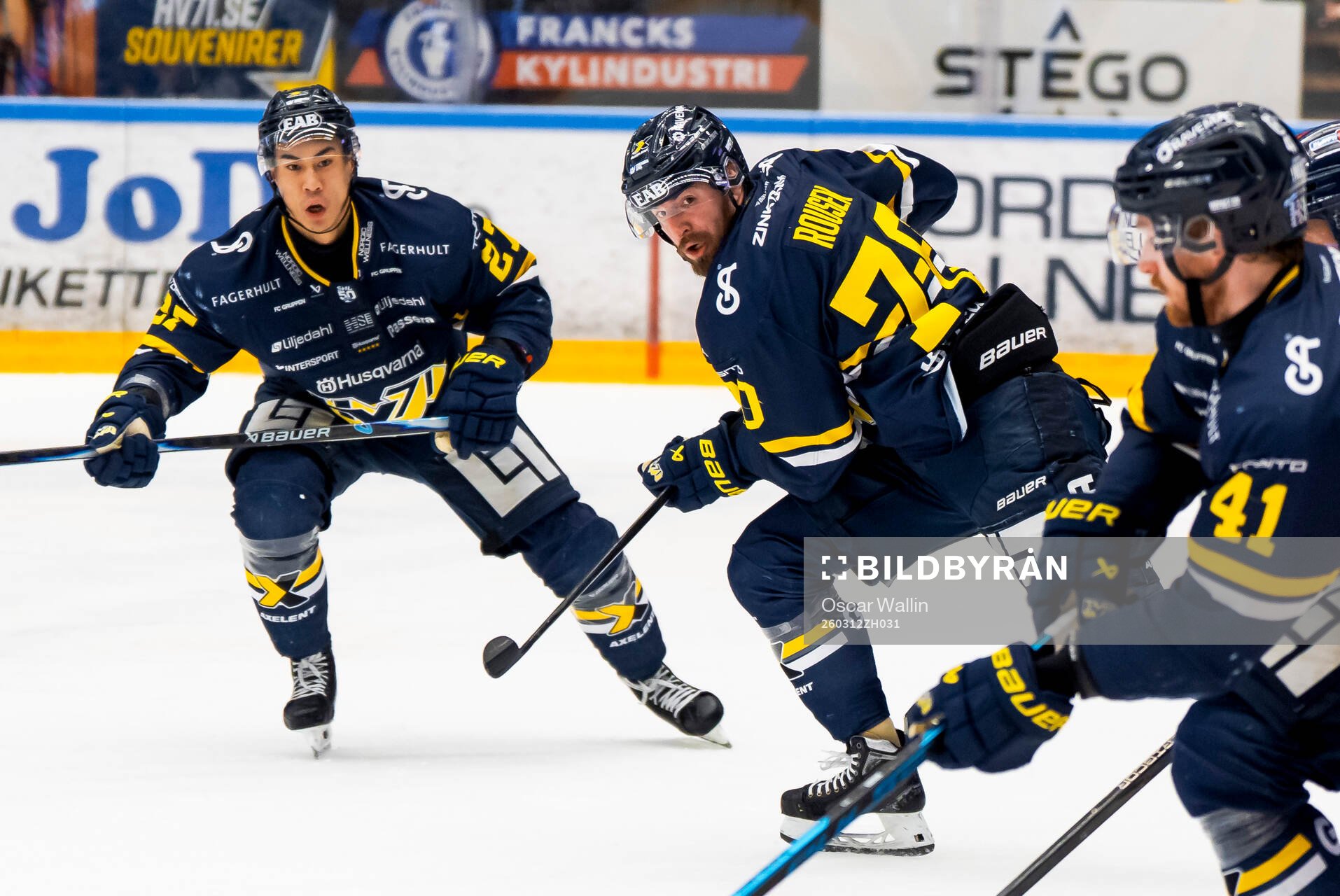 HV71s Jonathan Ang och Lukas Rousek