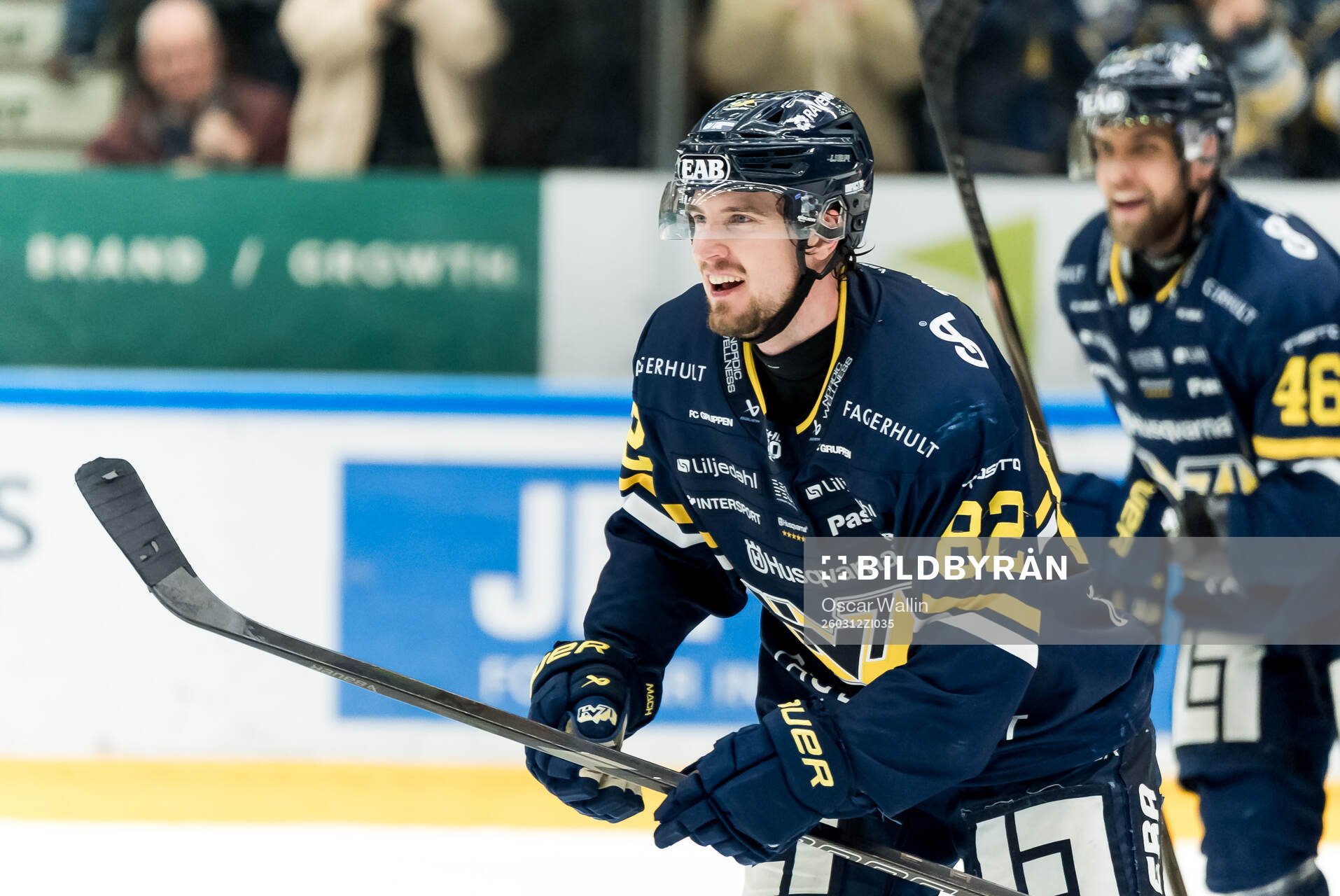 HV71s Santeri Hatakka jublar