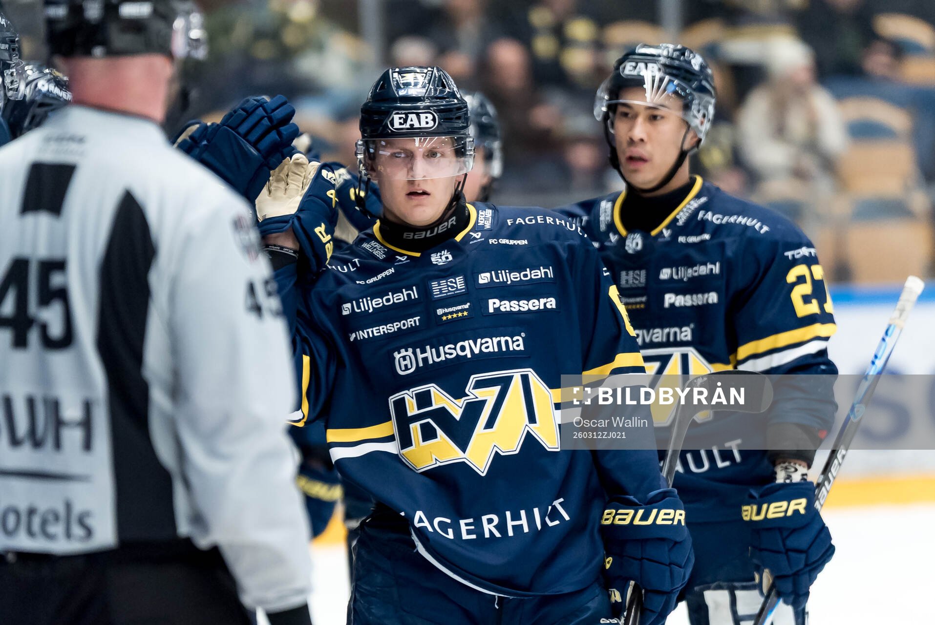HV71s Hugo Pettersson jublar