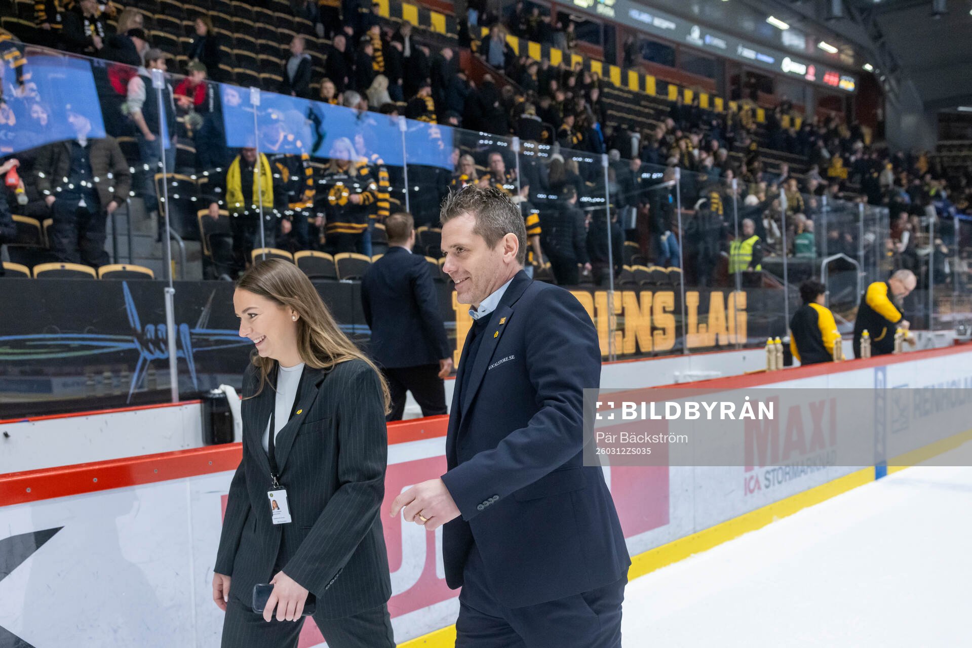 Skellefteås tränare Daniel Hermansson jublar över