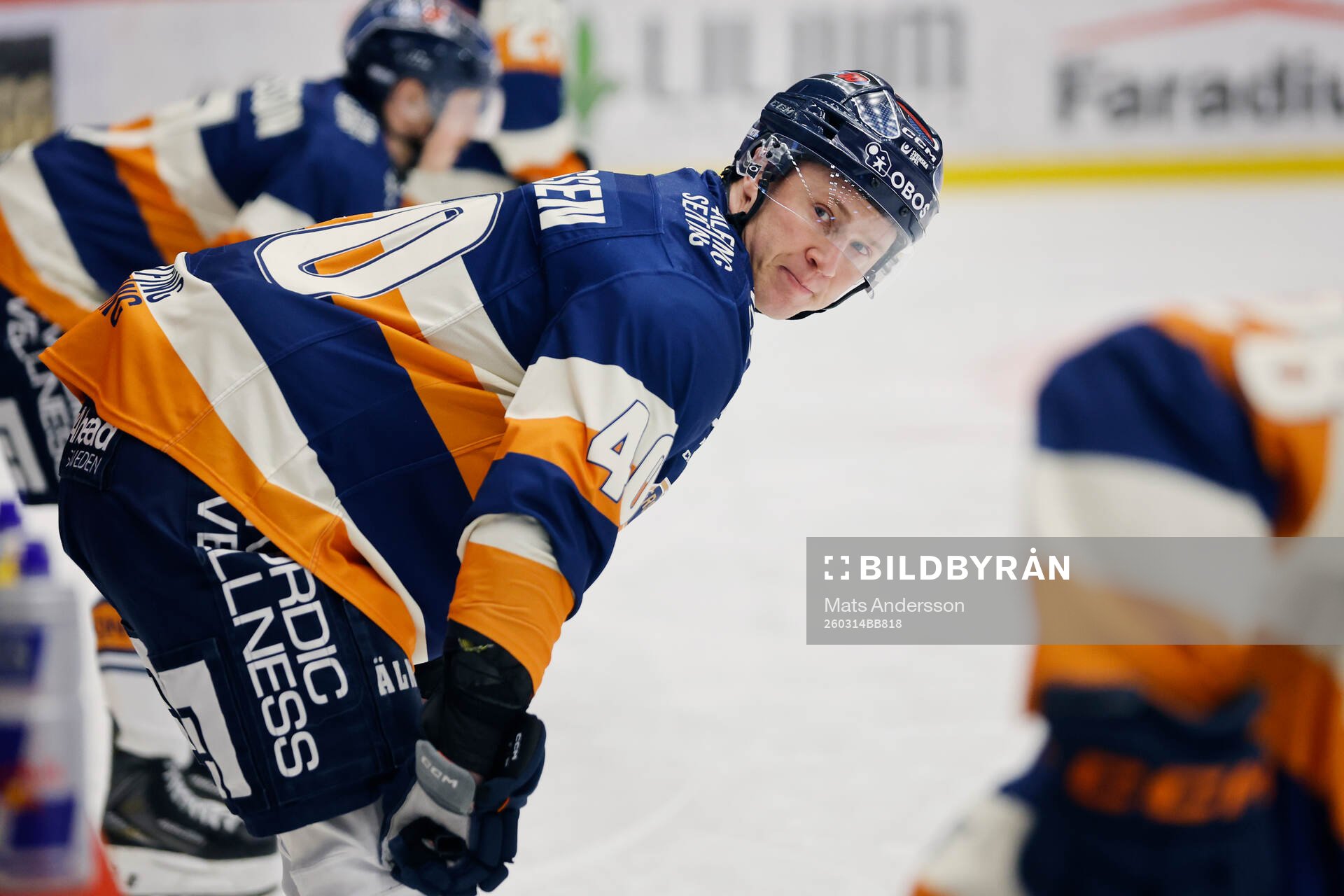 Växjös Dennis Rasmussen innan ishockeymatchen i SHL