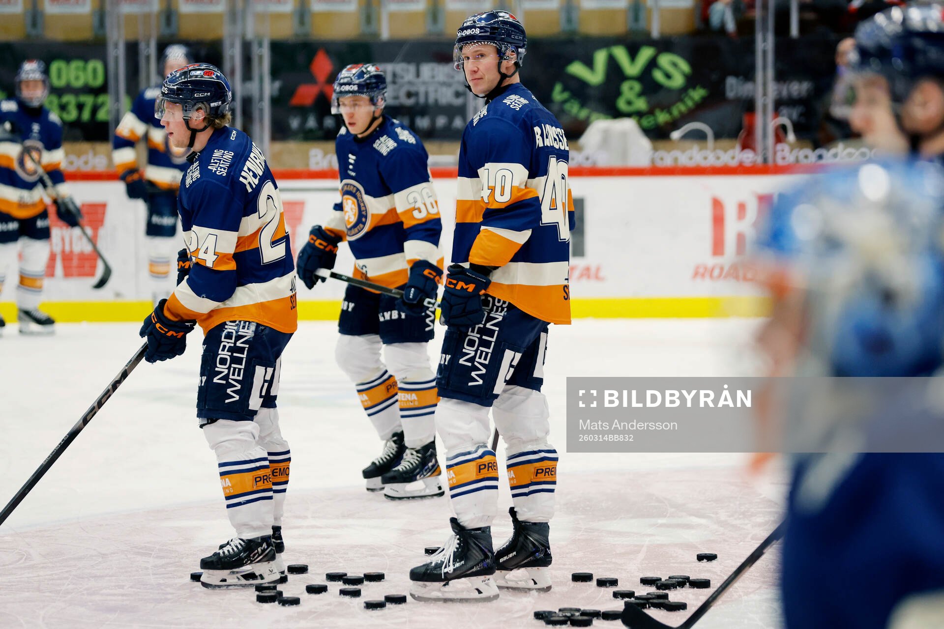 Växjös Dennis Rasmussen innan ishockeymatchen i SHL