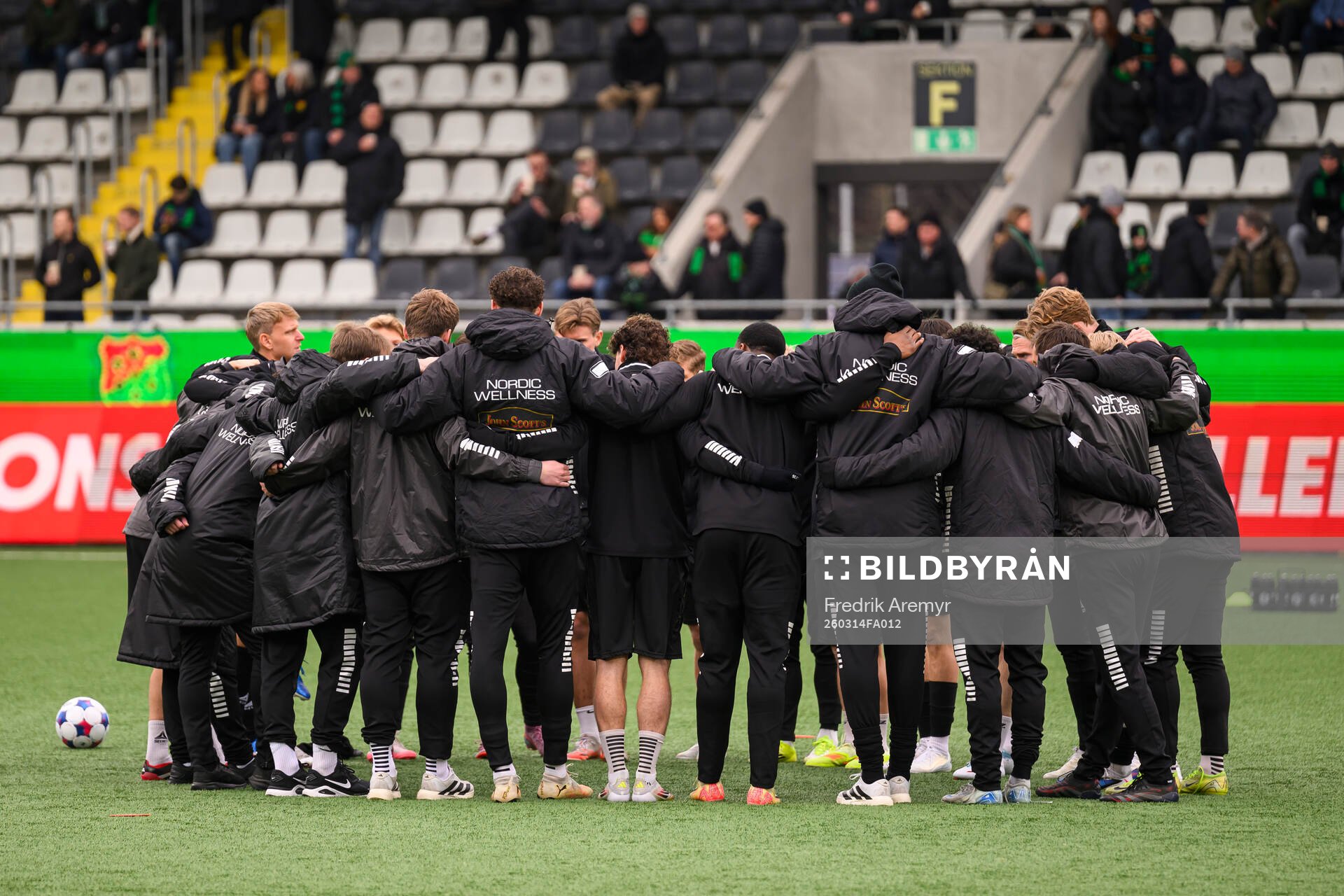 GAIS spelare och ledare samlas