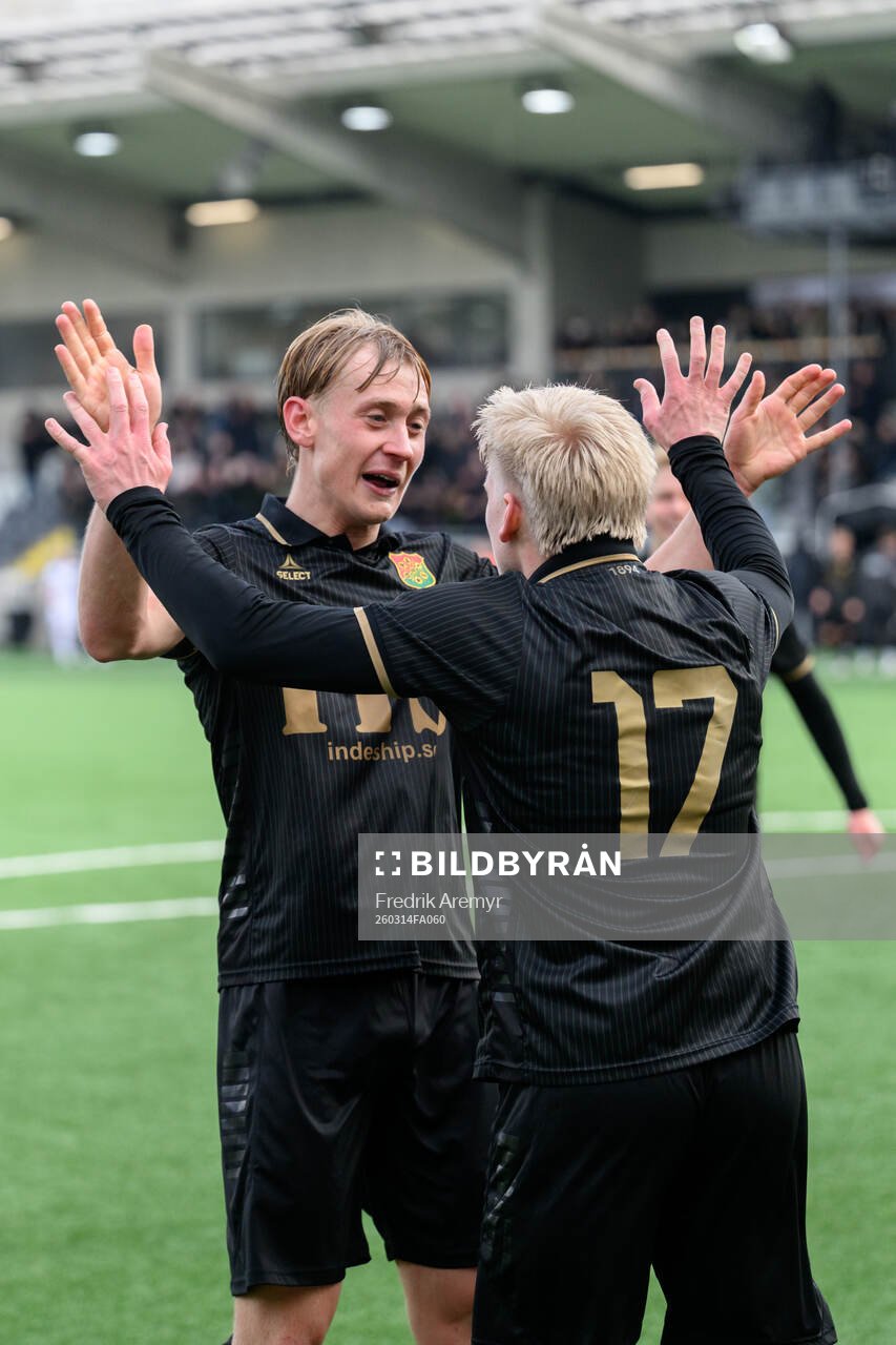 GAIS Henry Sletsjøe och Robert Frosti Thorkelsson jublar