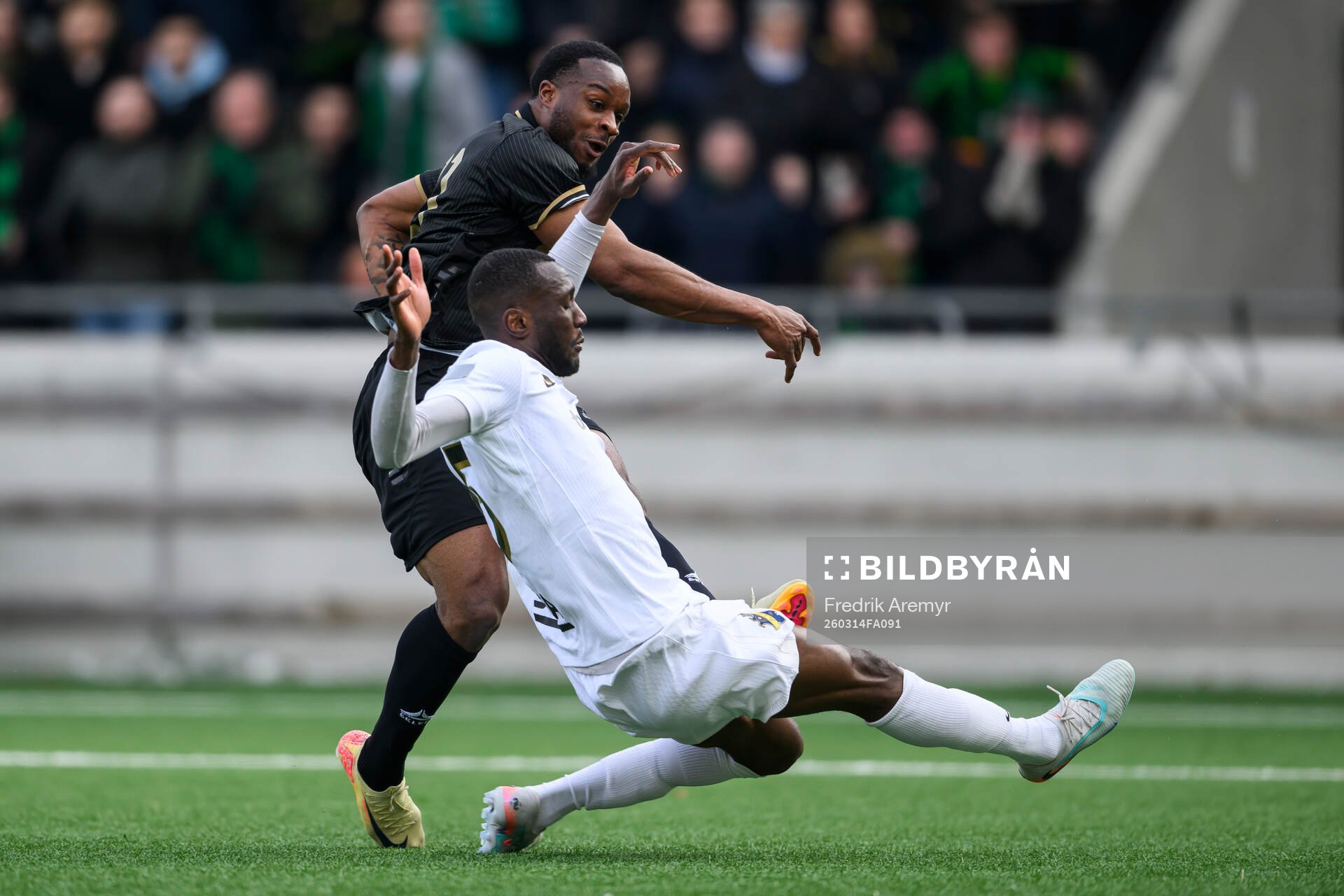 GAISs Shalom Ekong och AIKs Ibrahim Cisse