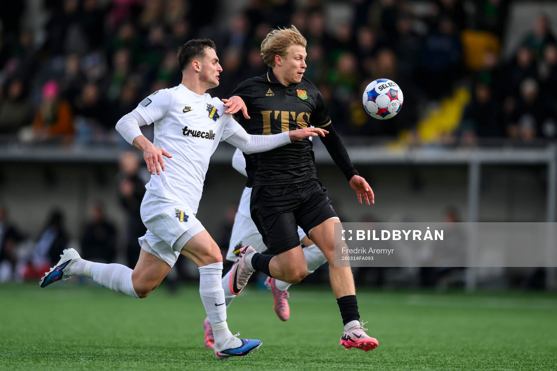 AIKs Áron Csongvai och GAISs Rasmus Niklasson Petrovic