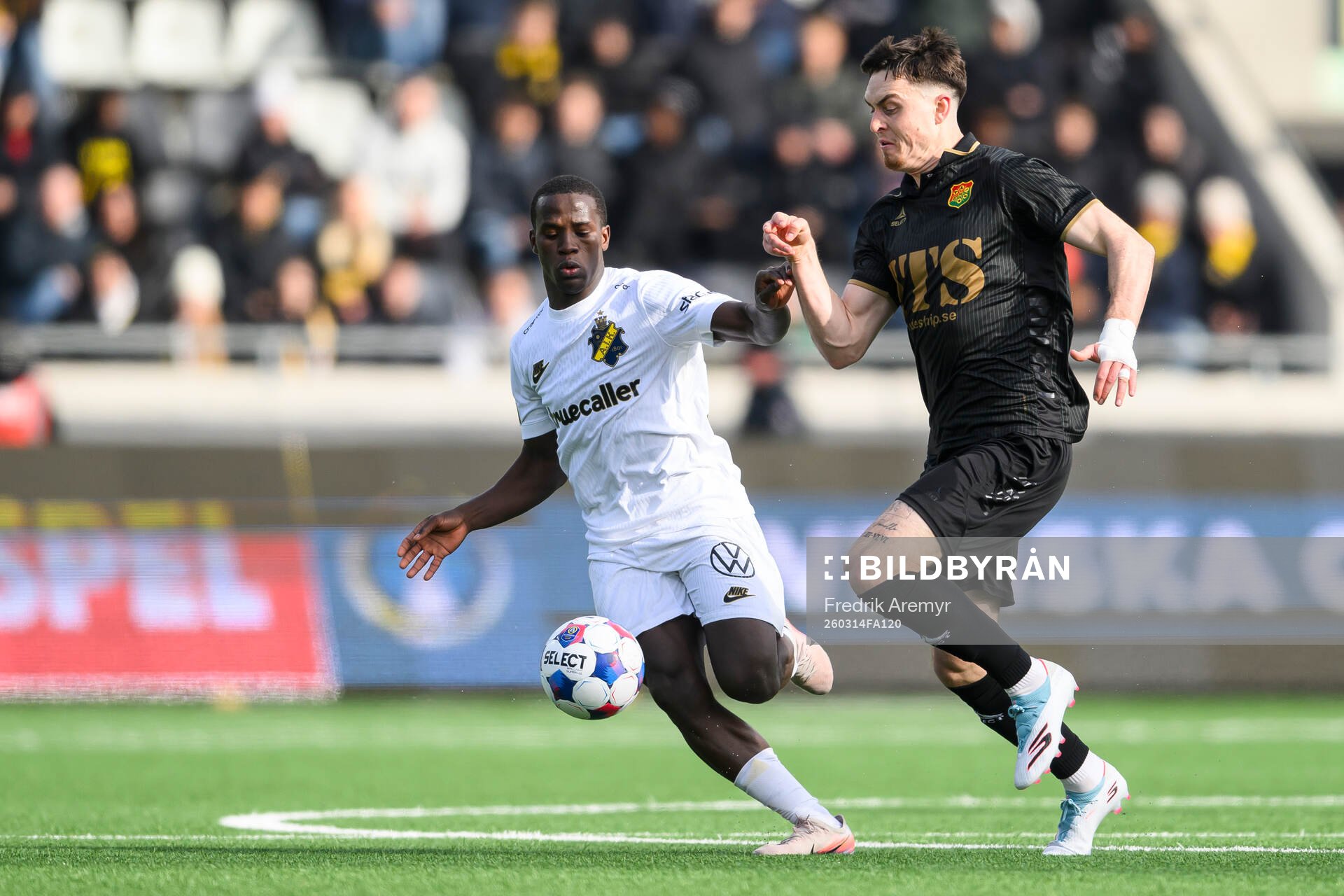 AIKs Stanley Wilson Omondi och GAIS Samuel Salter