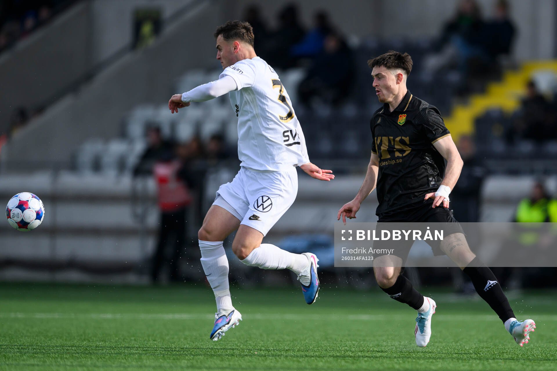 AIKs Áron Csongvai och GAISs Samuel Salter