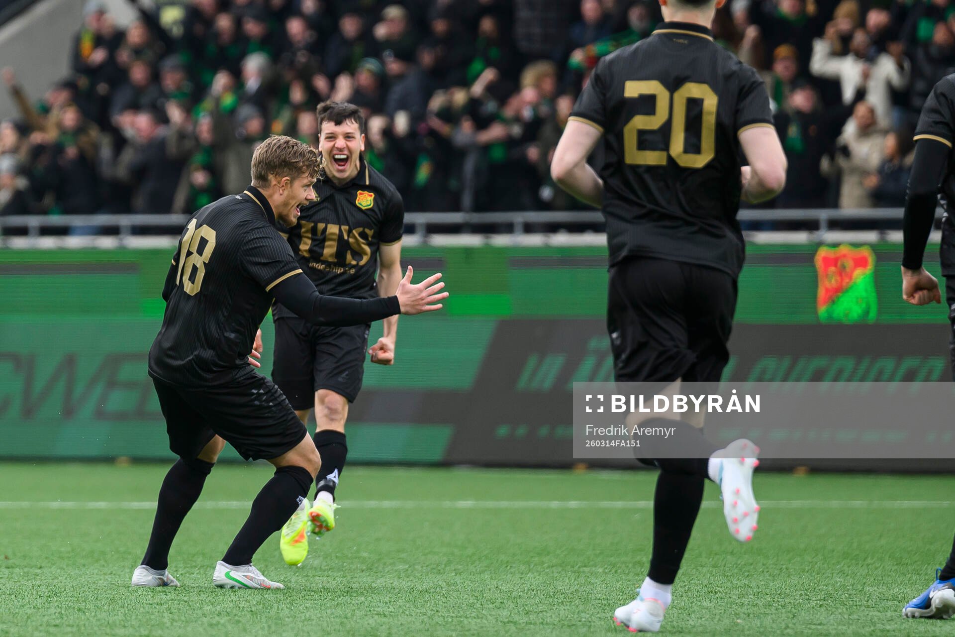 GAIS Kevin Holmén och Matteo De Brienne  jublar