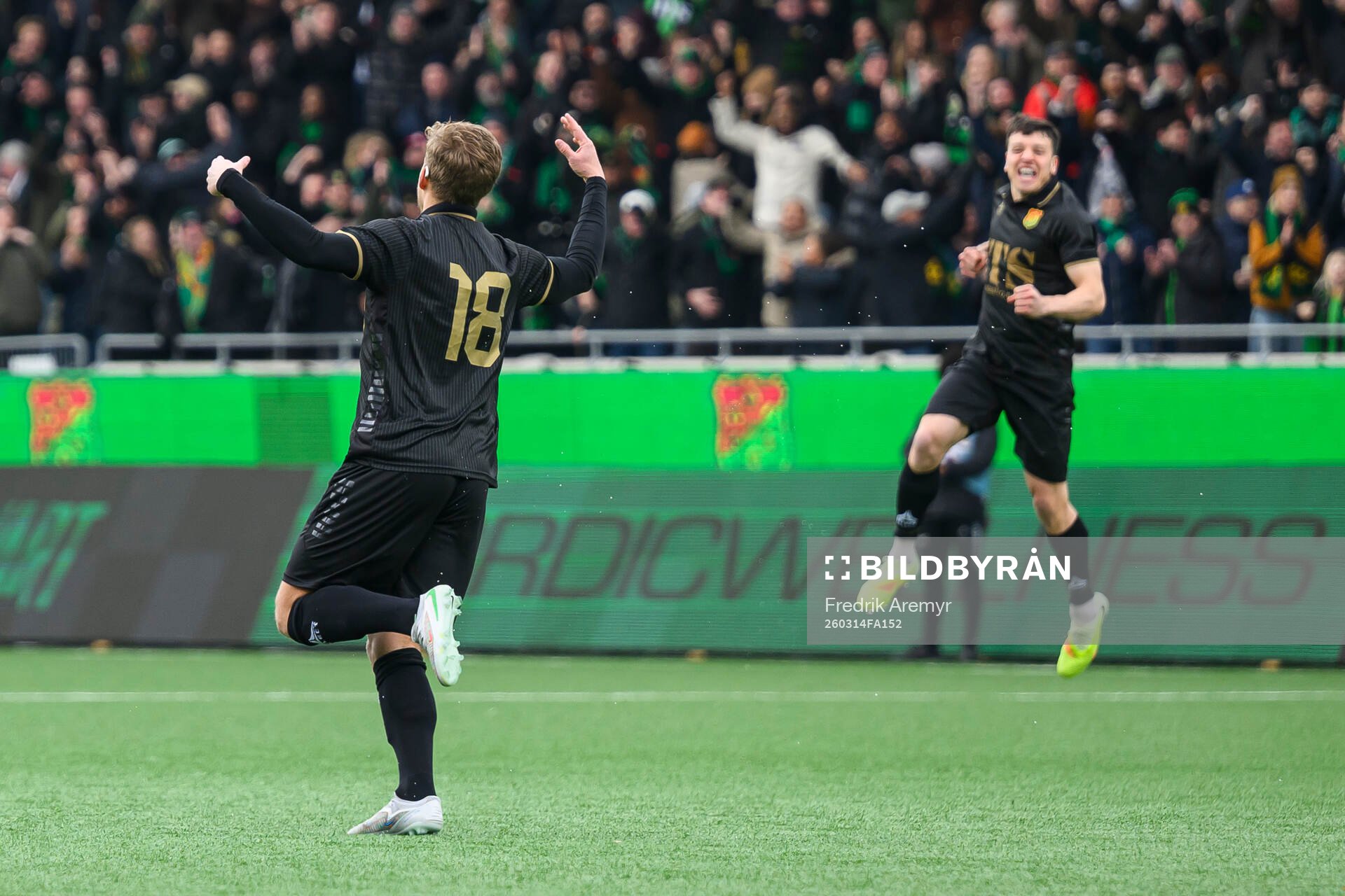 GAIS Kevin Holmén och Matteo De Brienne  jublar