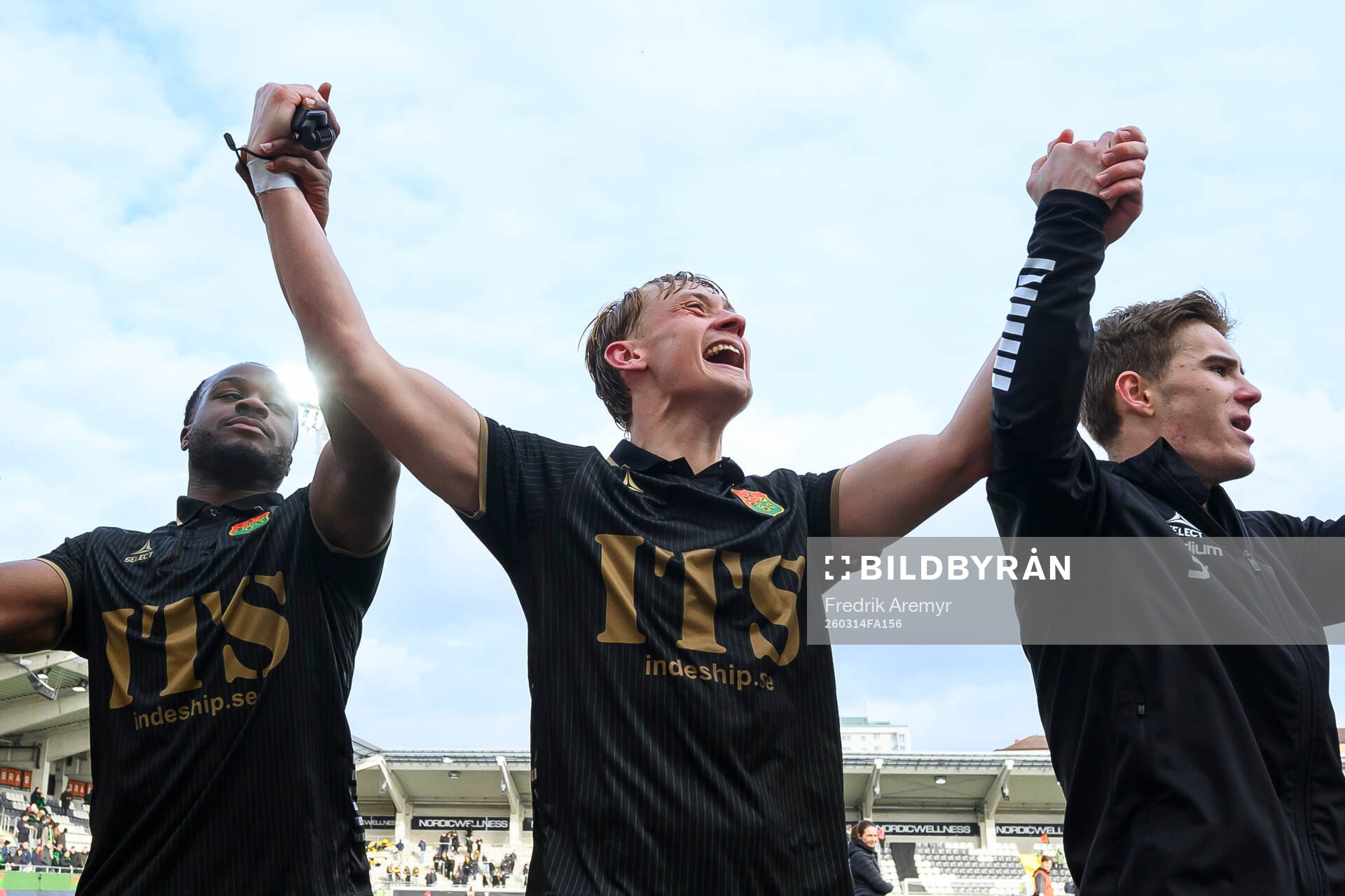 Henry Sletsjøe jublar