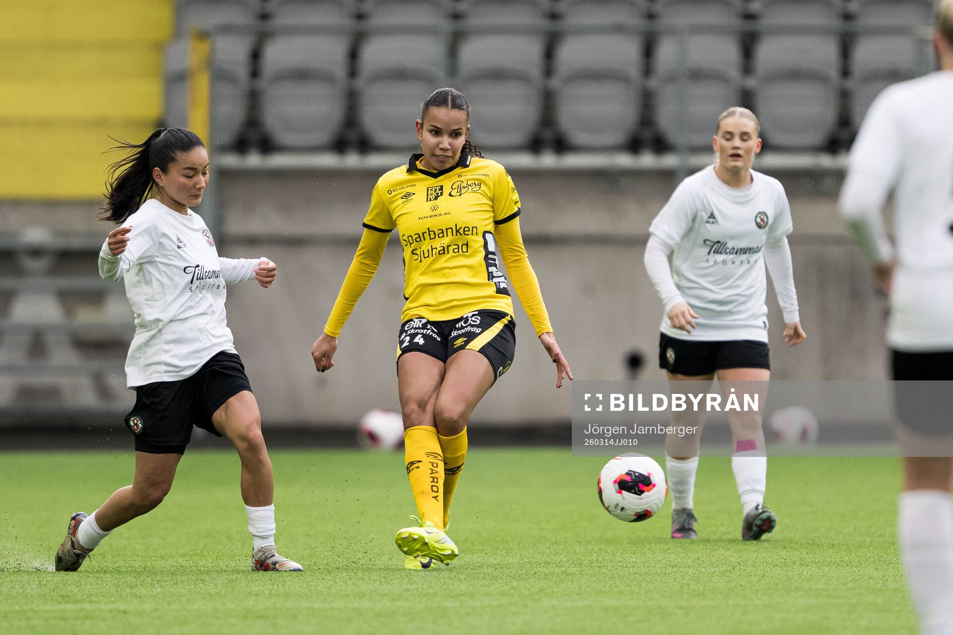 Örebro SKs Nora Törngren och Elfsborgs Julia Gilkes