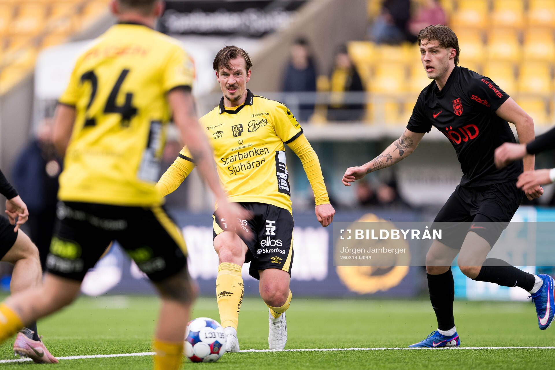 Elfsborgs Simon Olsson och Brommapojkarnas Lukas Björklund