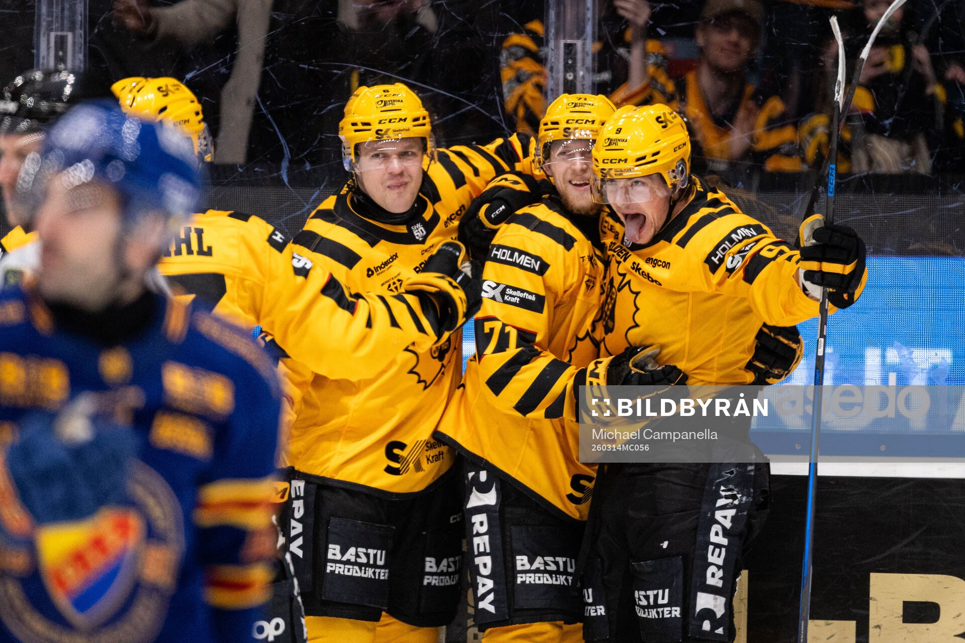 Skellefteås Victor Stjernborg jublar med lagkamraterna
