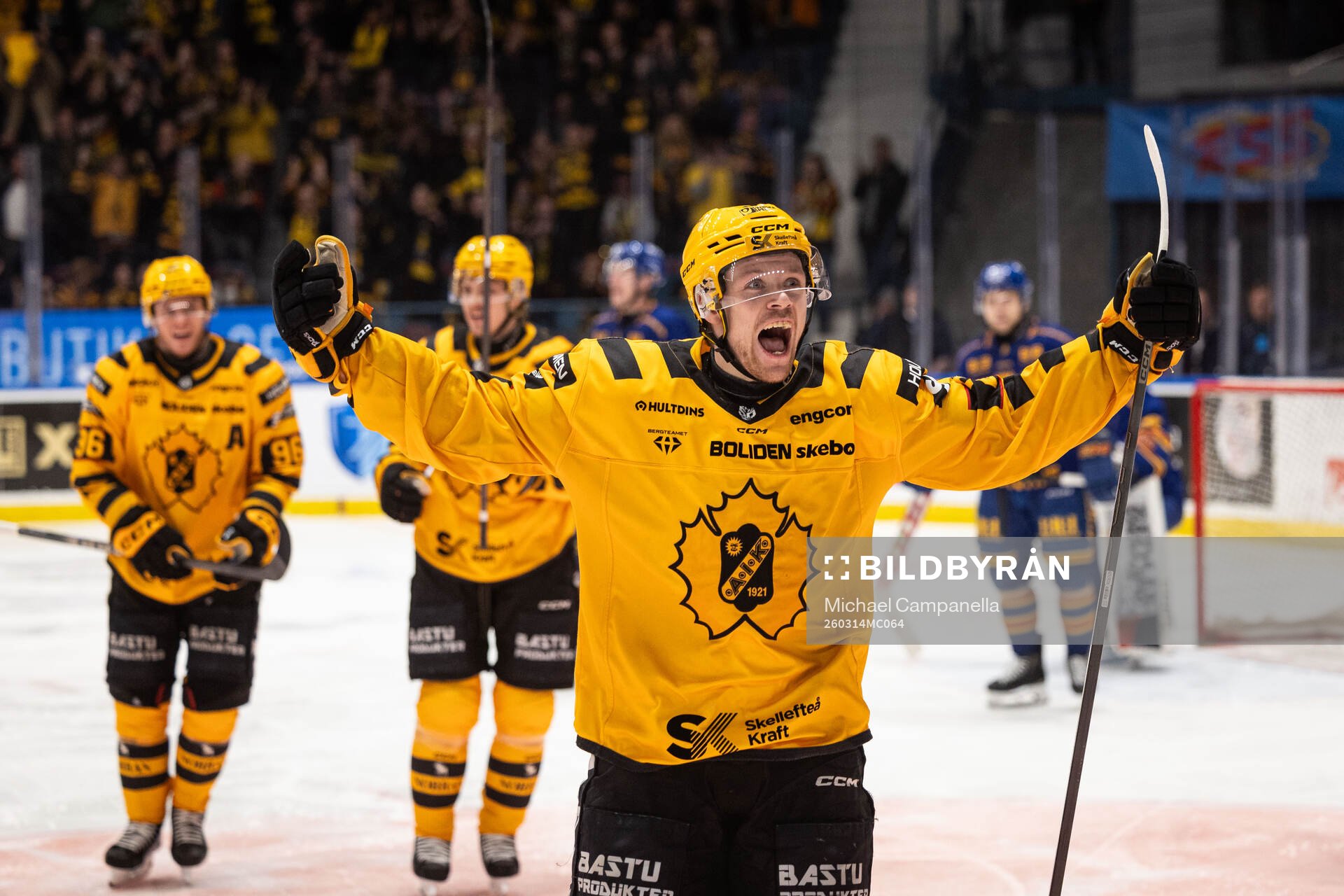 Skellefteås Mikkel Aagaard jublar