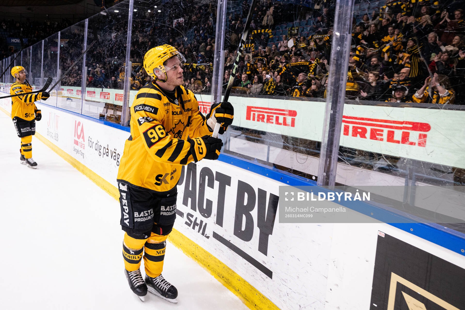 Skellefteås Rickard Hugg jublar