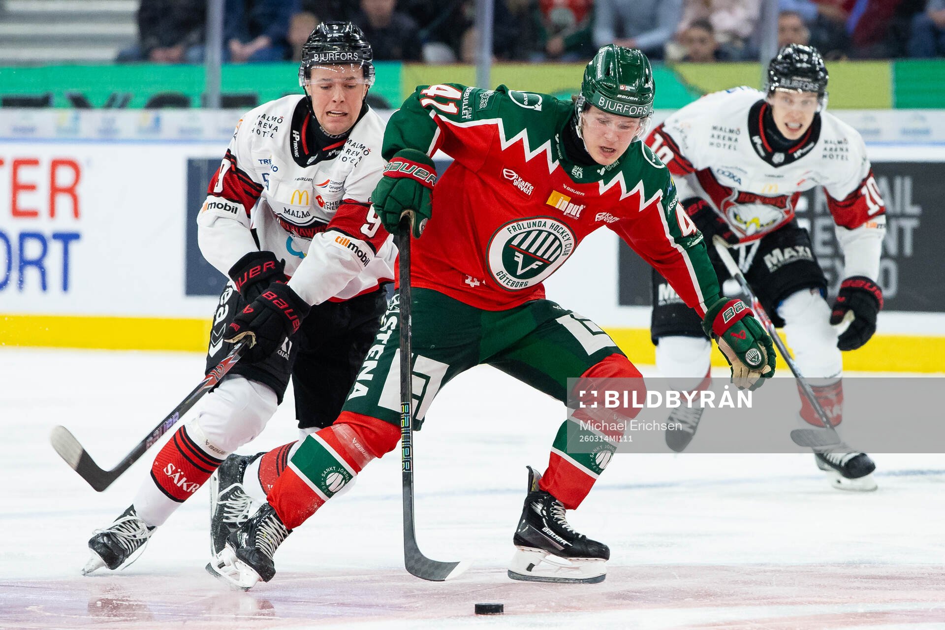 Malmö Redhawks Kalle Hemström och Frölundas Ivar Stenberg