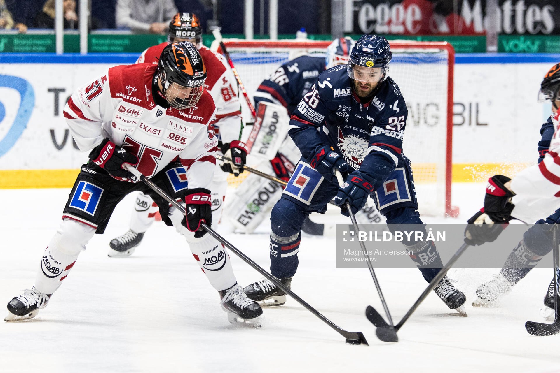 Örebros Niklas Aaram Olsen och Linköpings Max Martin