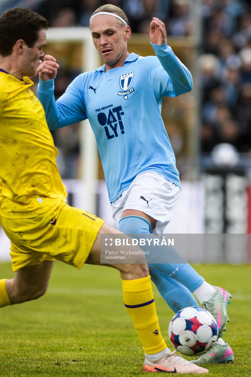 Mjällbys Jacob Bergström och Malmö FFs Arnor Sigurdsson