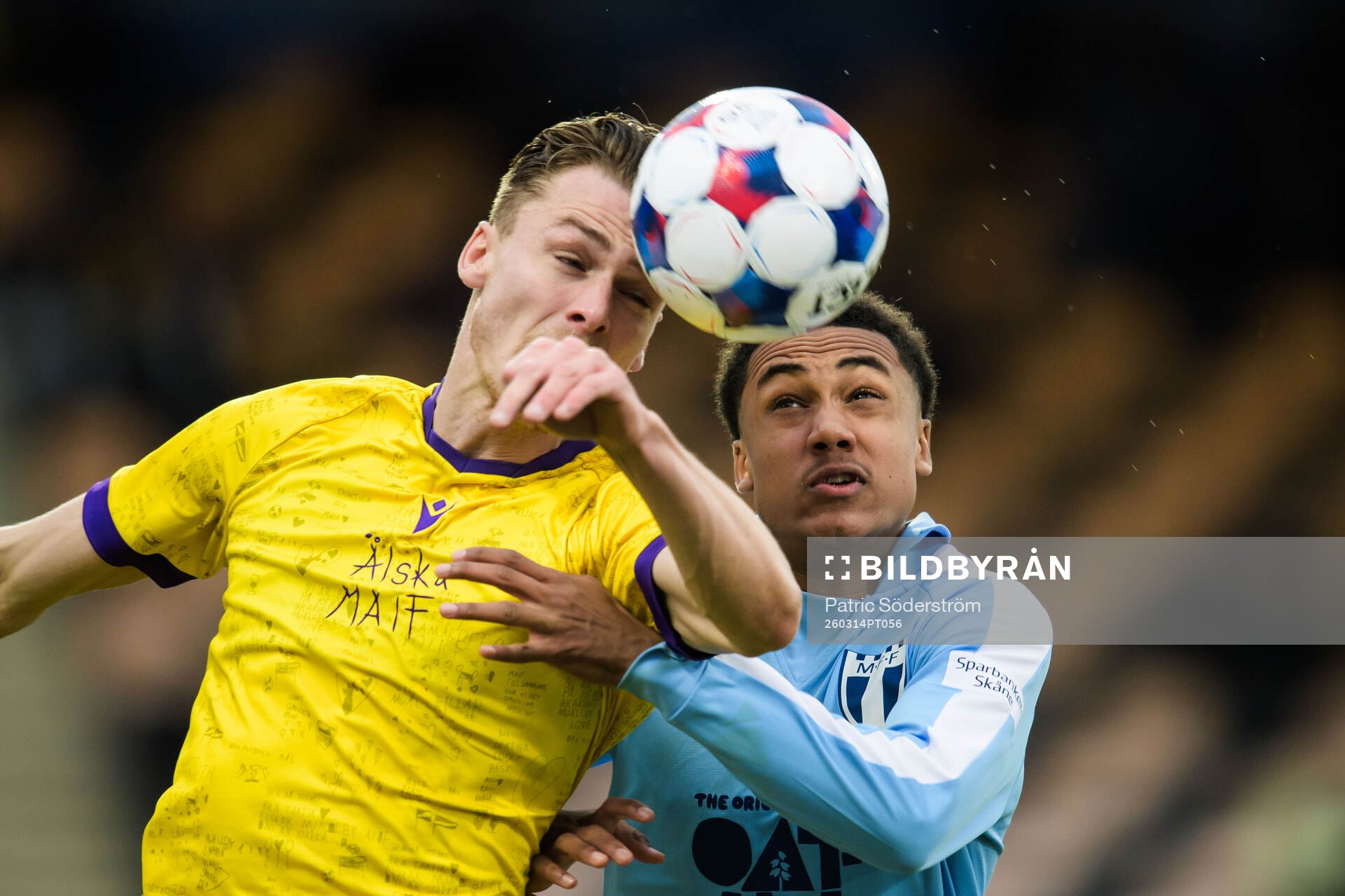 Mjällbys Villiam Granath och Malmö FFs Kenan Busuladzic