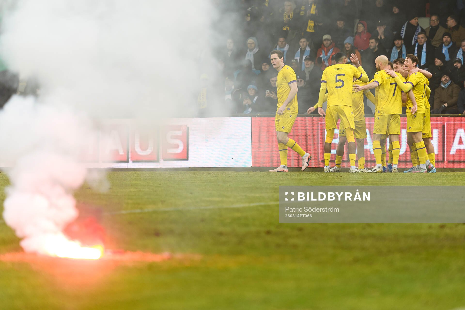Mjällbys Villiam Granath jublar