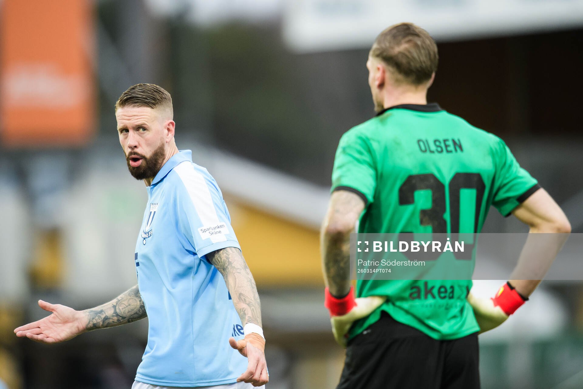 Malmö FFs Pontus Jansson och målvakt Robin Olsen deppar