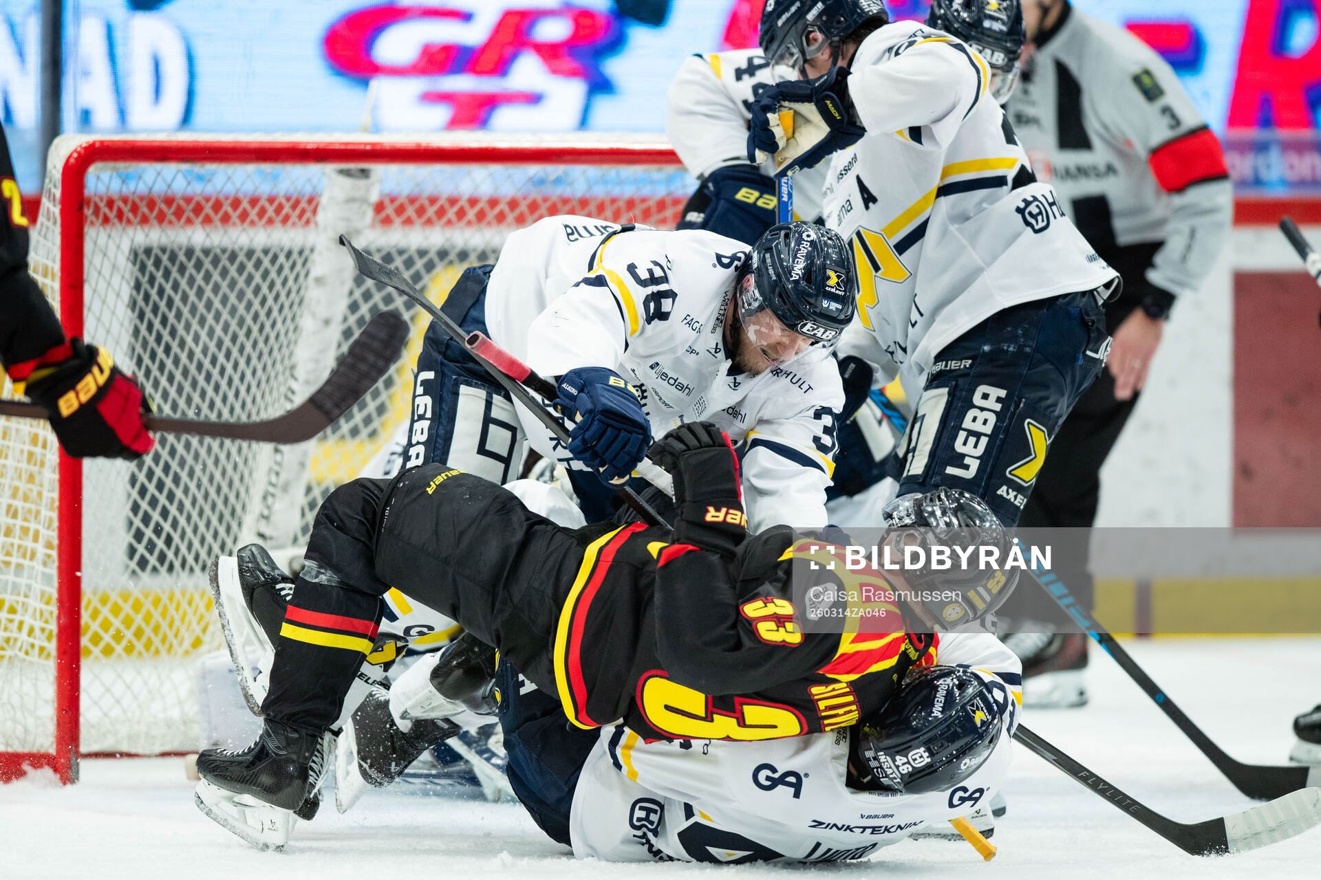 HV71s Olle Alsing, Brynäs Jakob Silfverberg och HV71s