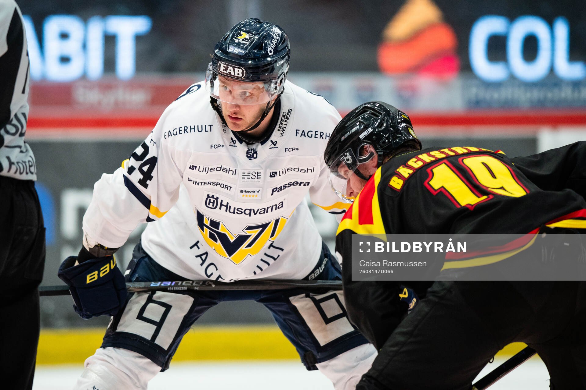 HV71s Hampus Eriksson och Brynäs Nicklas Bäckström