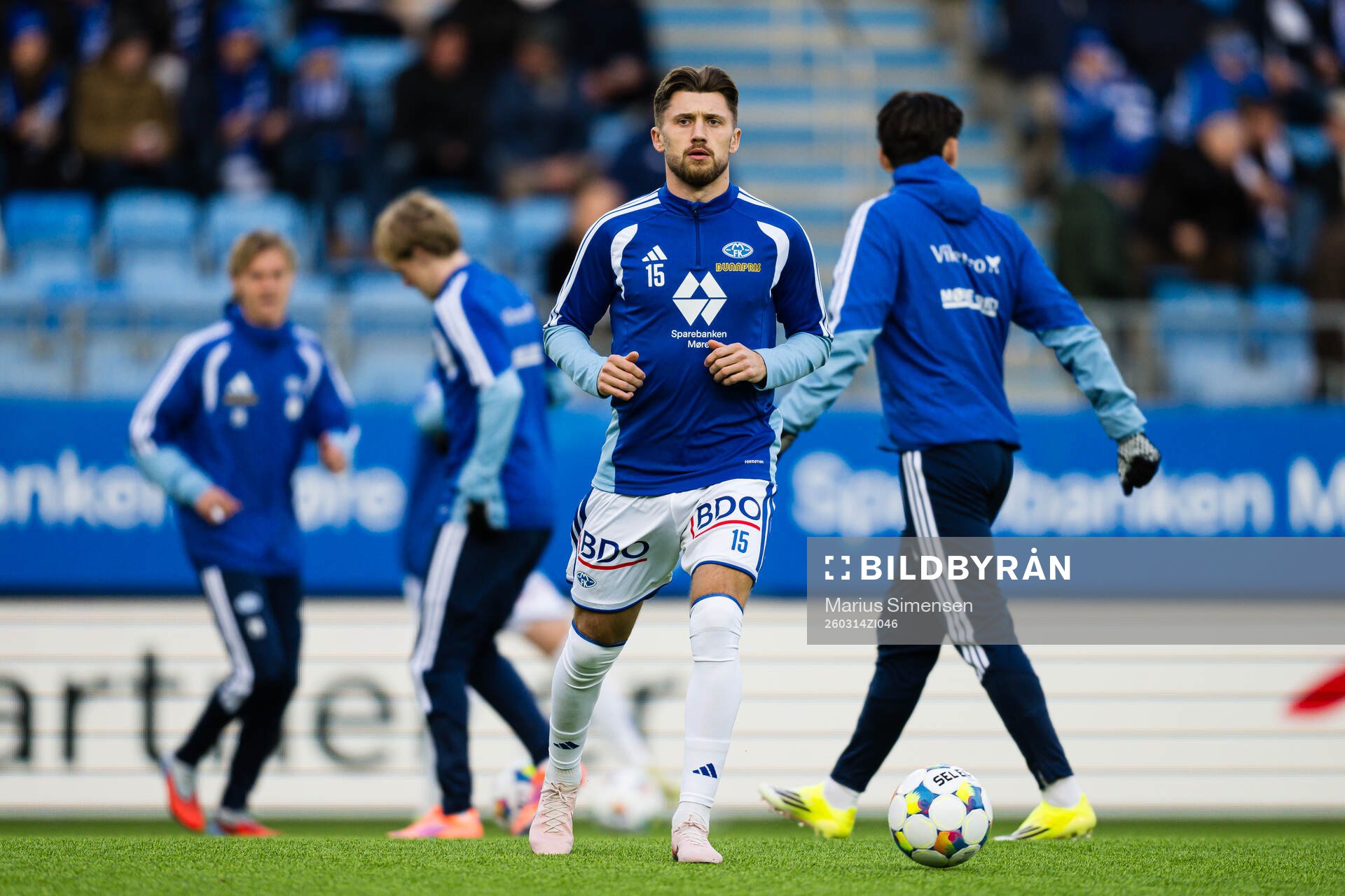 Vebjørn Hoff of Molde warms up