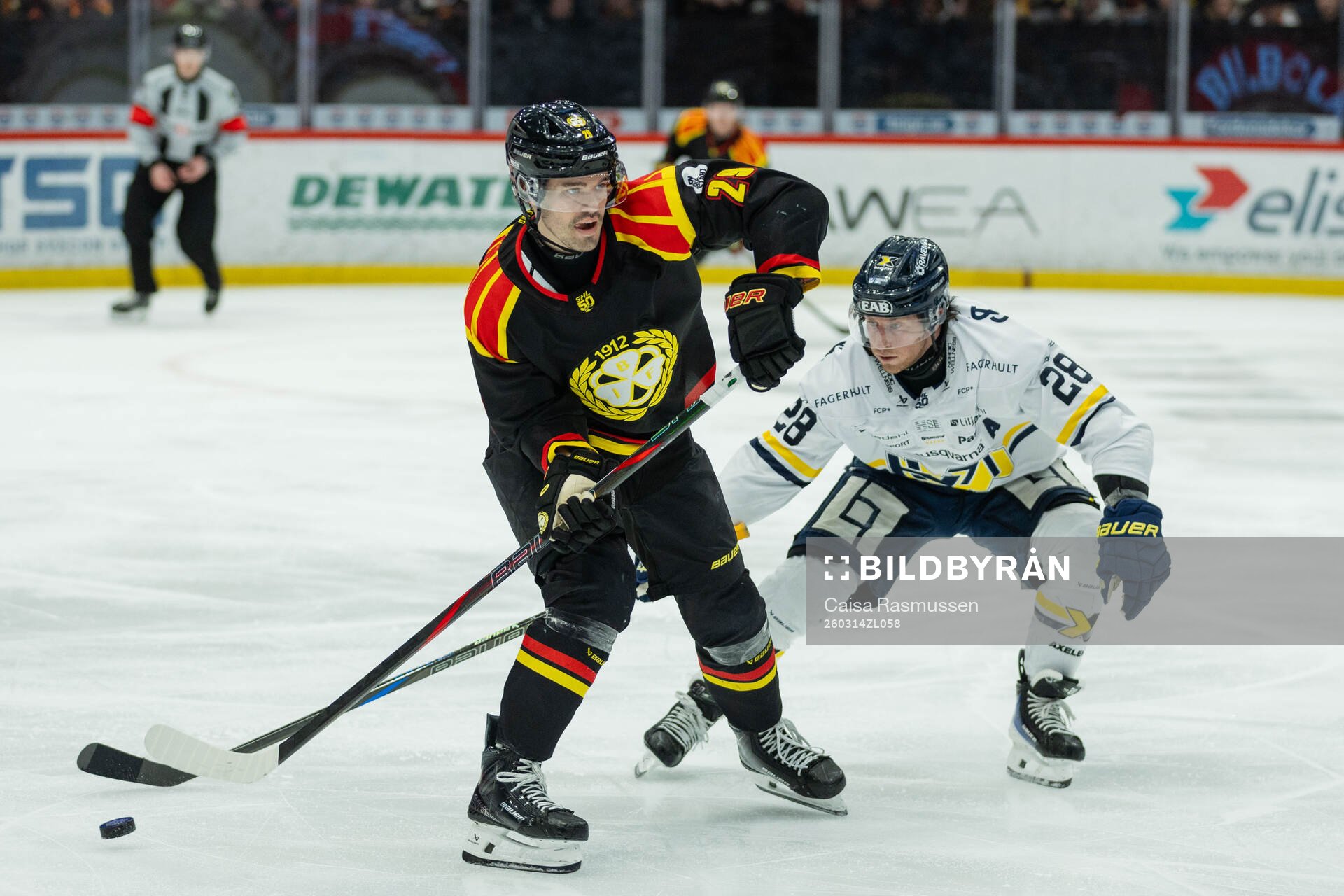 Brynäs Axel Andersson och HV71s Justin Glenn Kloos