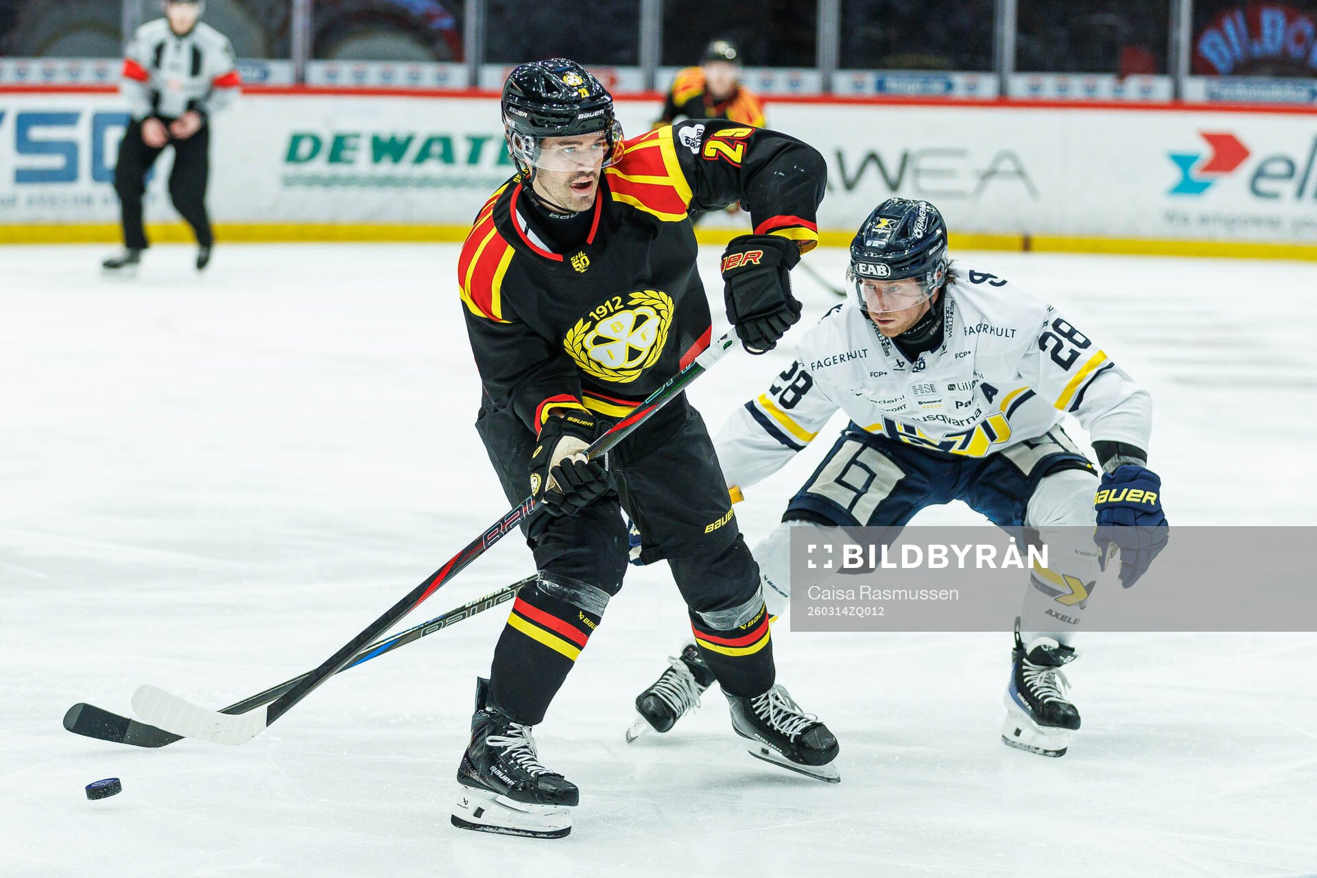 Brynäs Axel Andersson och HV71s Justin Glenn Kloos