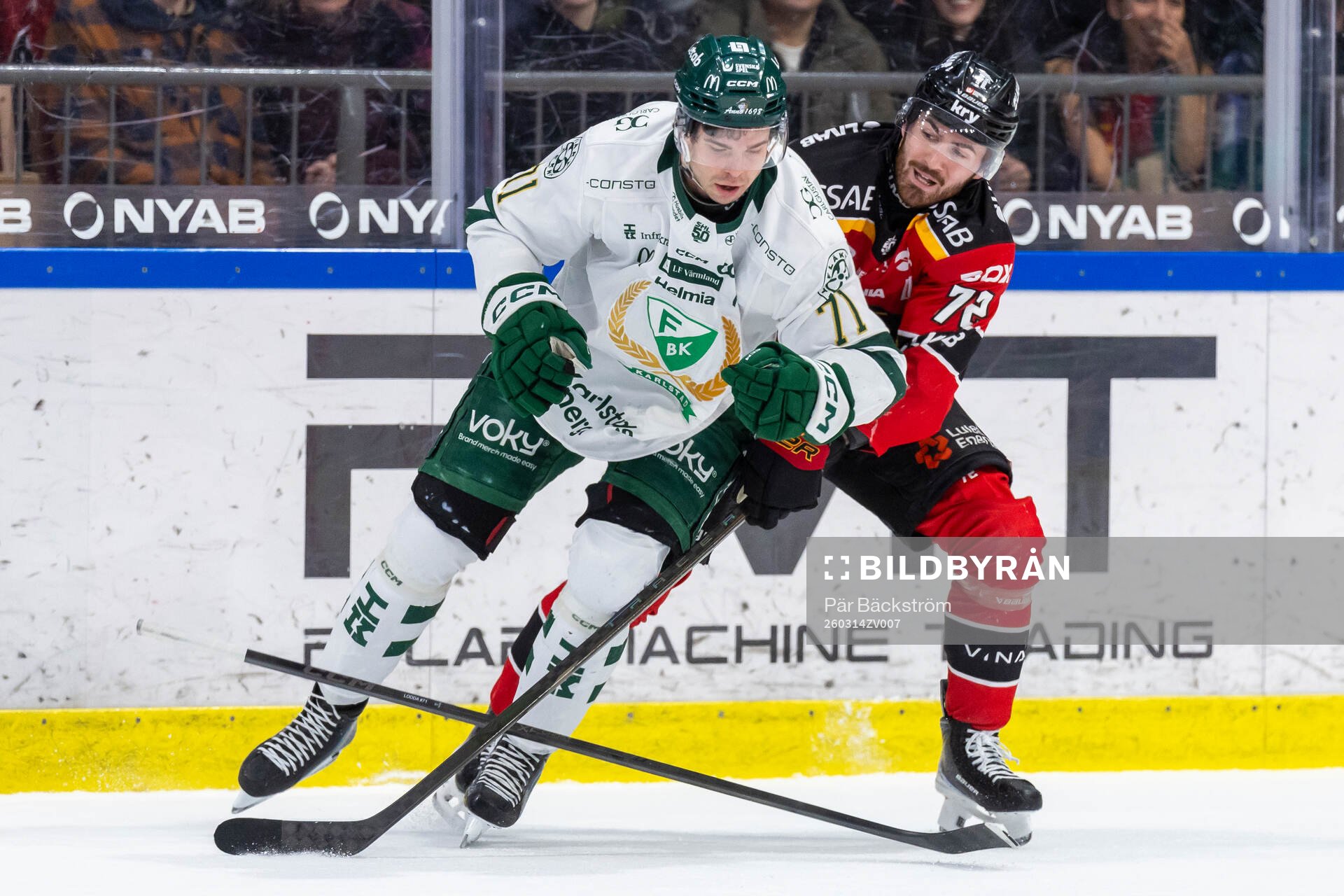 Färjestads Viktor Lodin och Luleås Ben Tardif