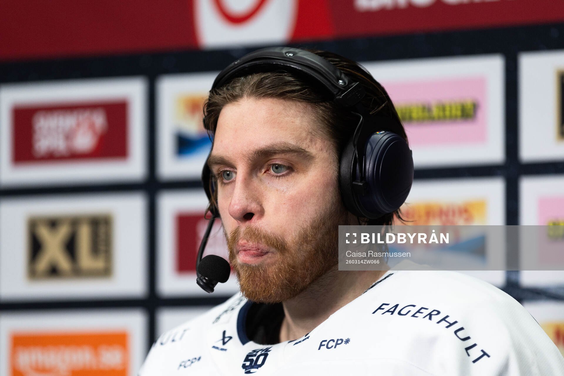 HV71s målvakt Felix Sandström i intervju