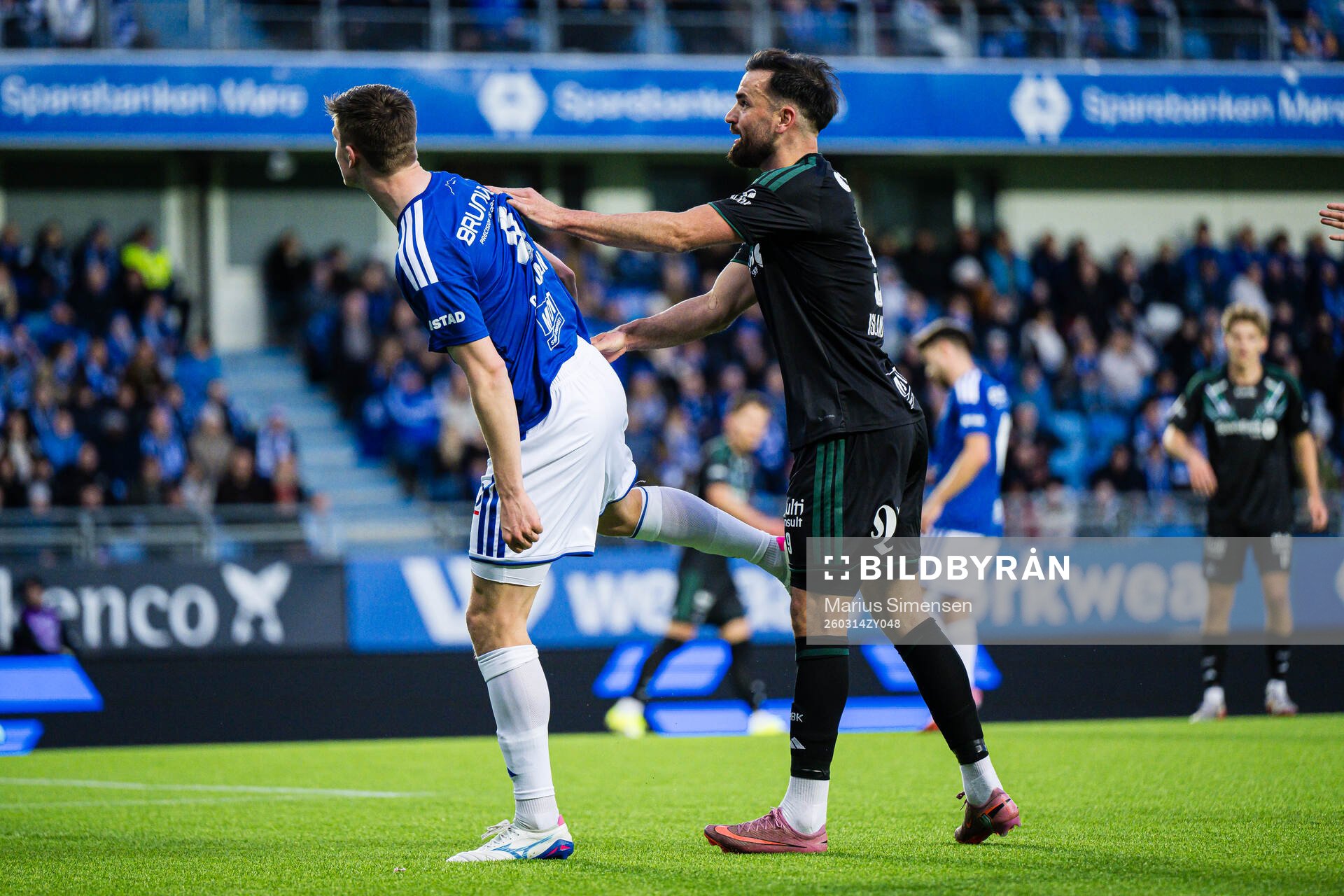 Sivert Sira Hansen of Molde and Dino Islamovic of Rosenborg