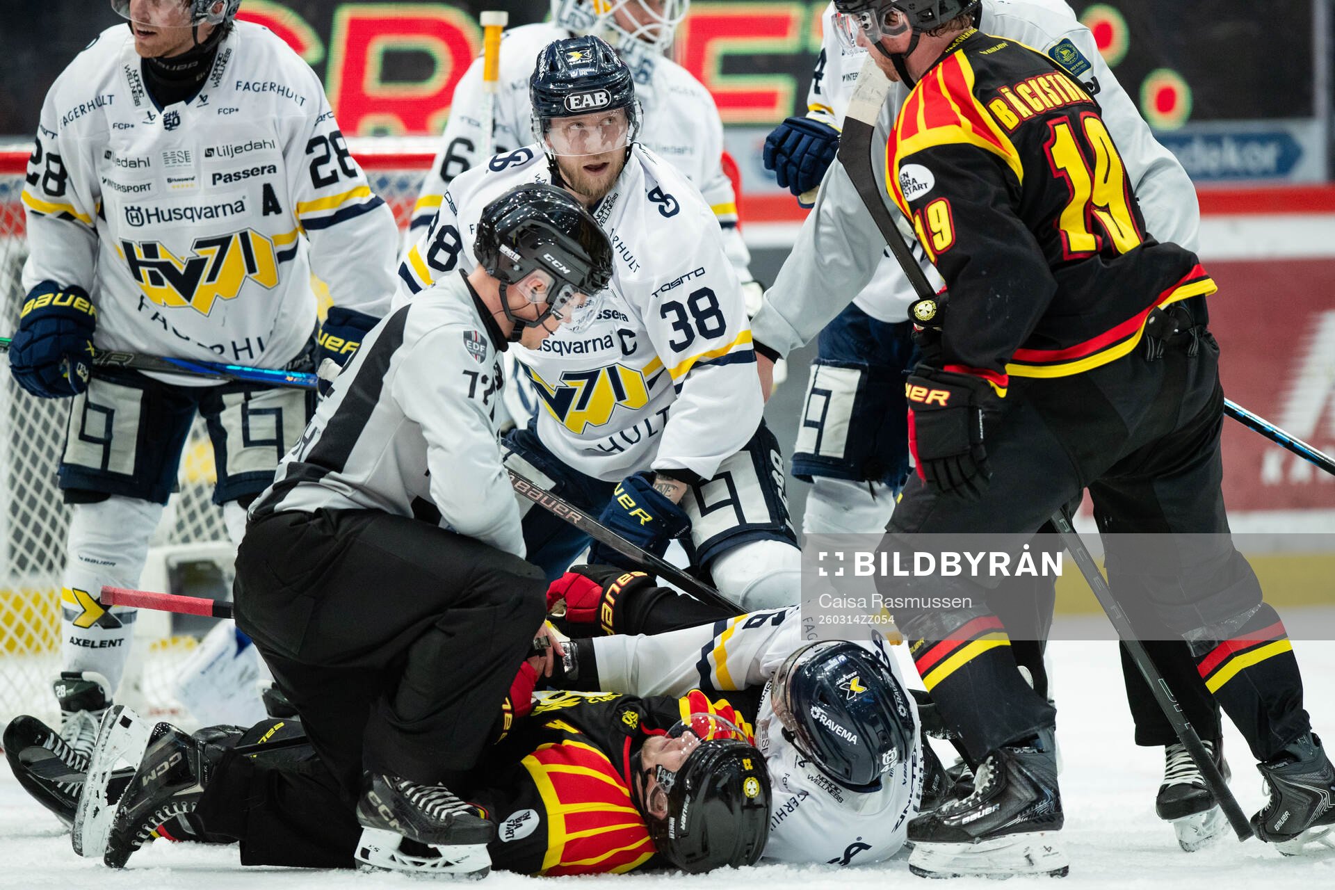 HV71s Olle Alsing, Brynäs Jakob Silfverberg och HV71s