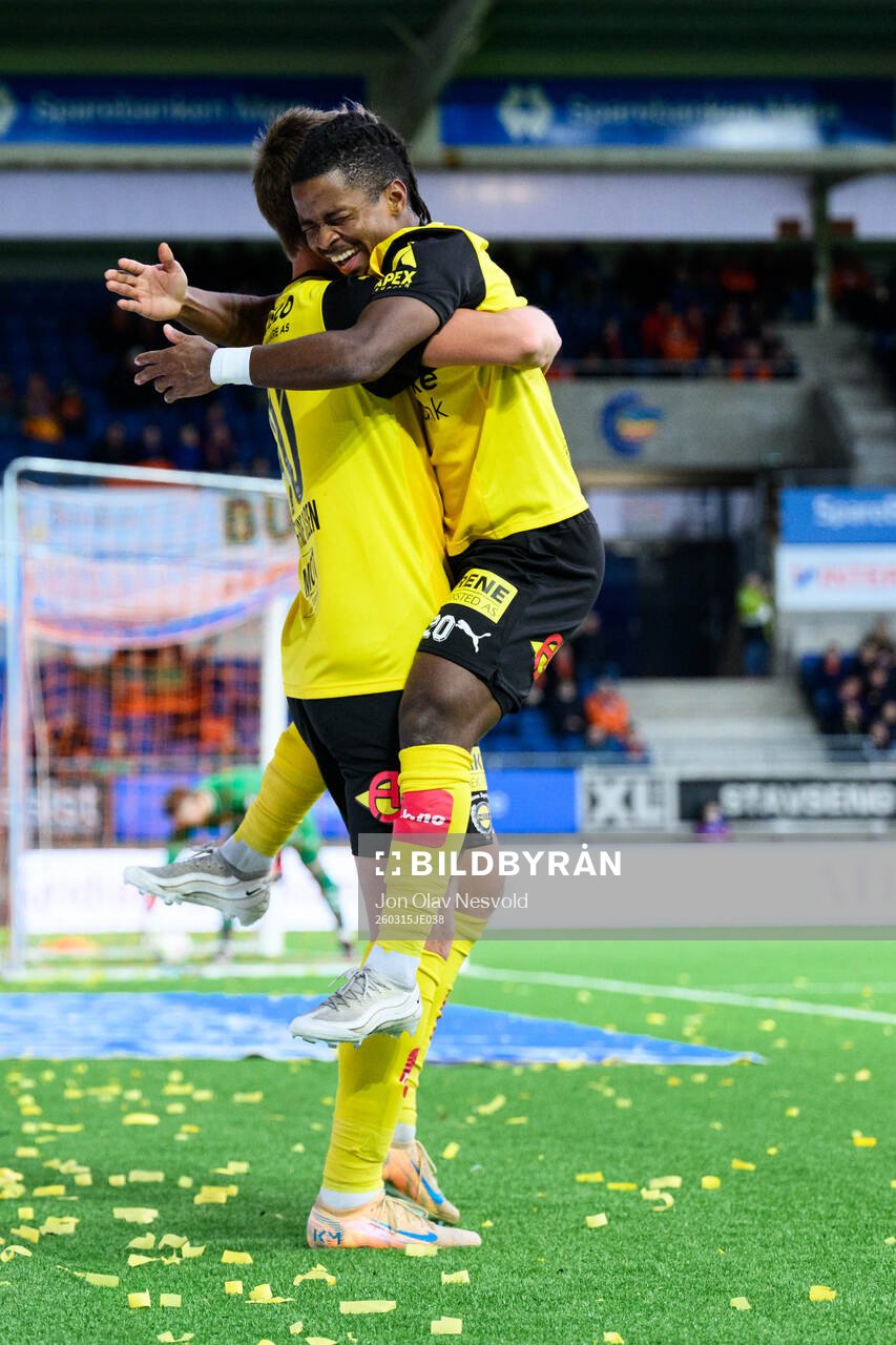 Thomas Lehne Olsen and Félix Vá of Lillestrøm celebrate