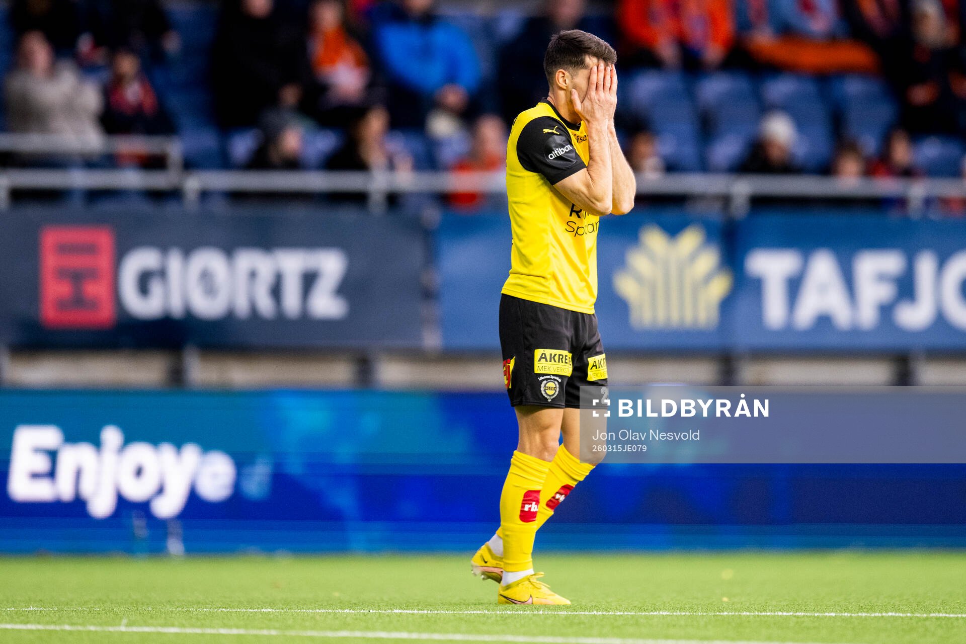 Ylldren Ibrahimaj of Lillestrøm looks dejected