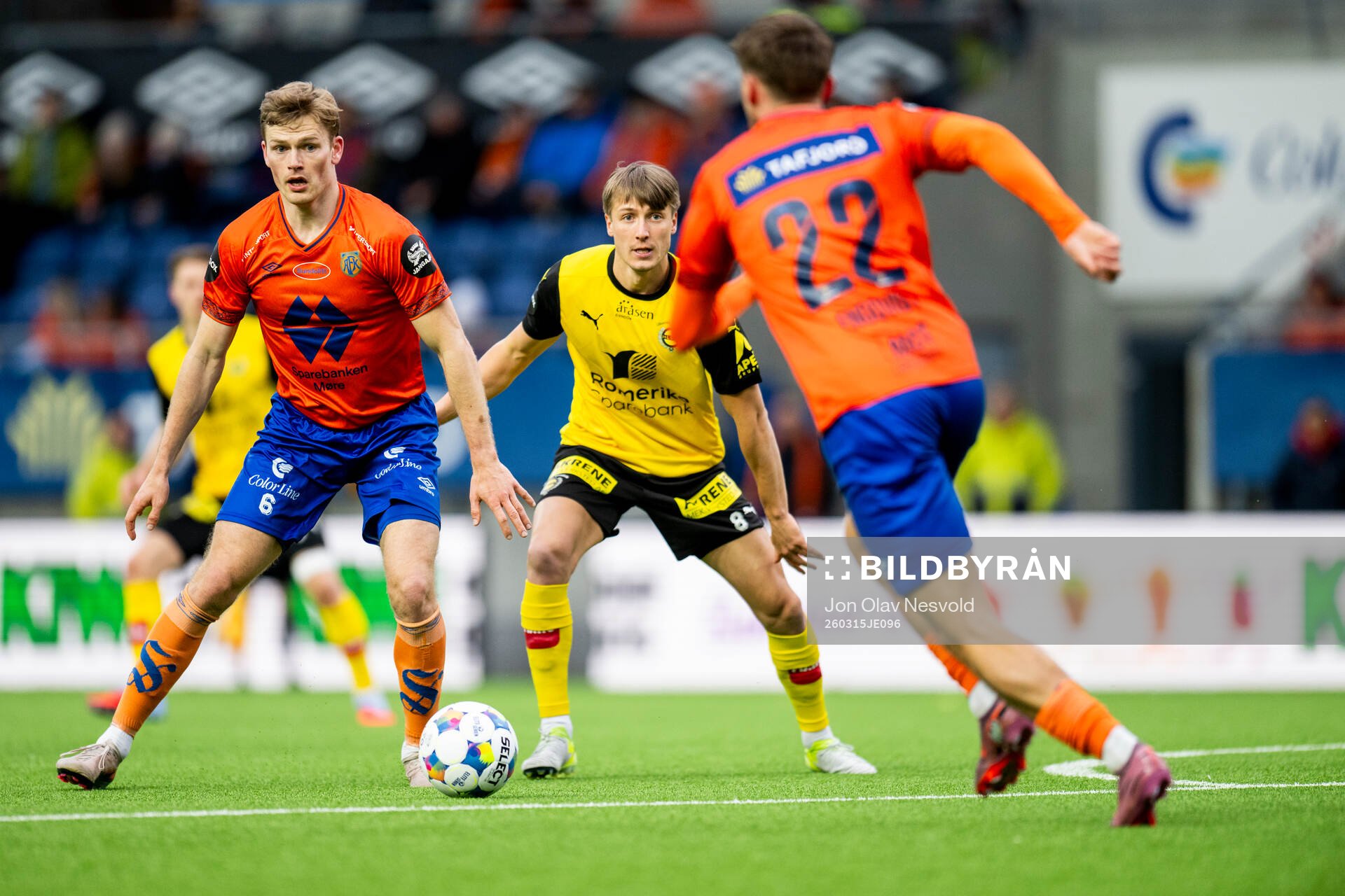 Håkon Hammer of Aalesund and Markus Karlsbakk of