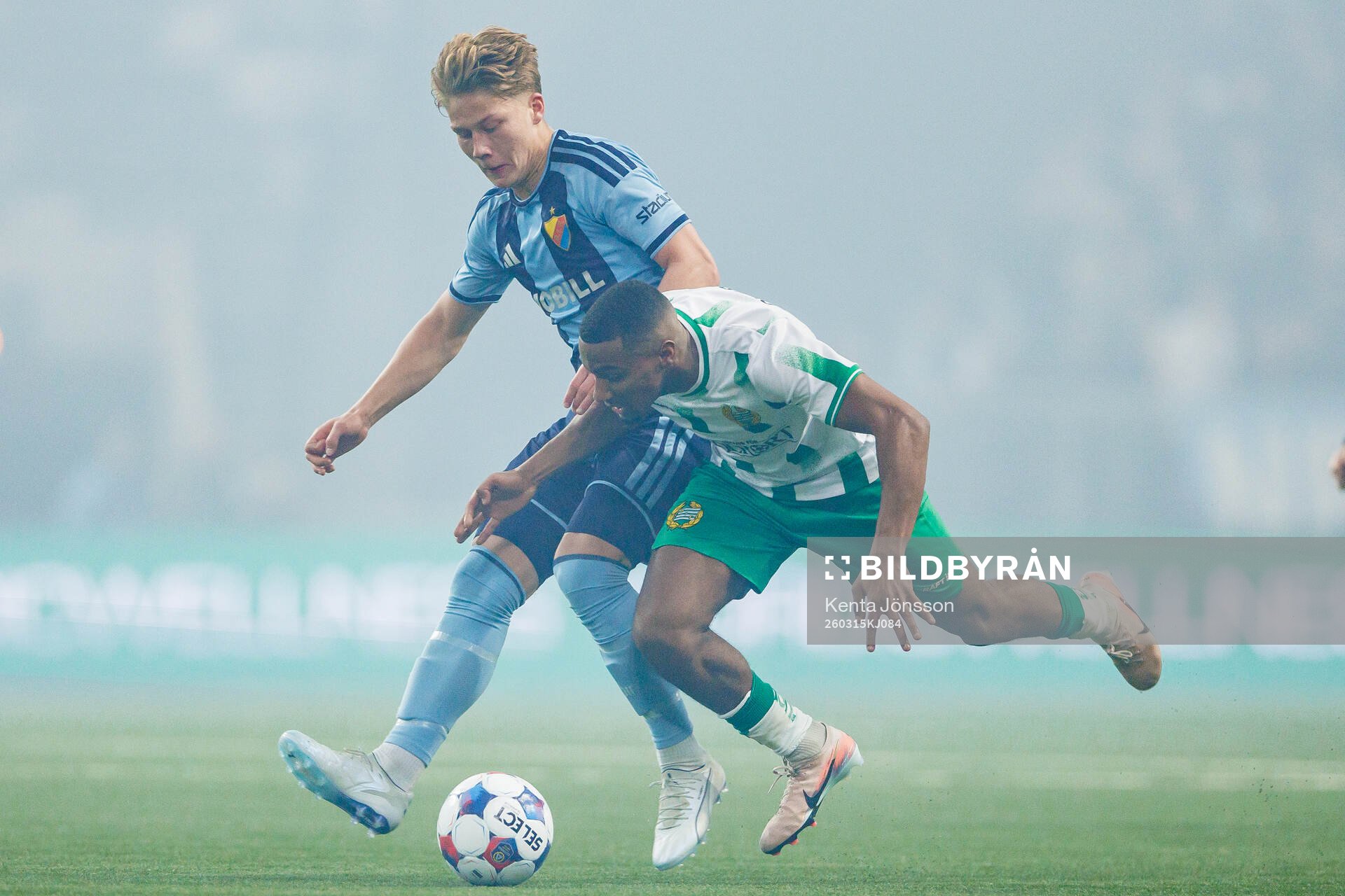 Djurgårdens Matias Siltanen och Hammarbys Paulos Abraham