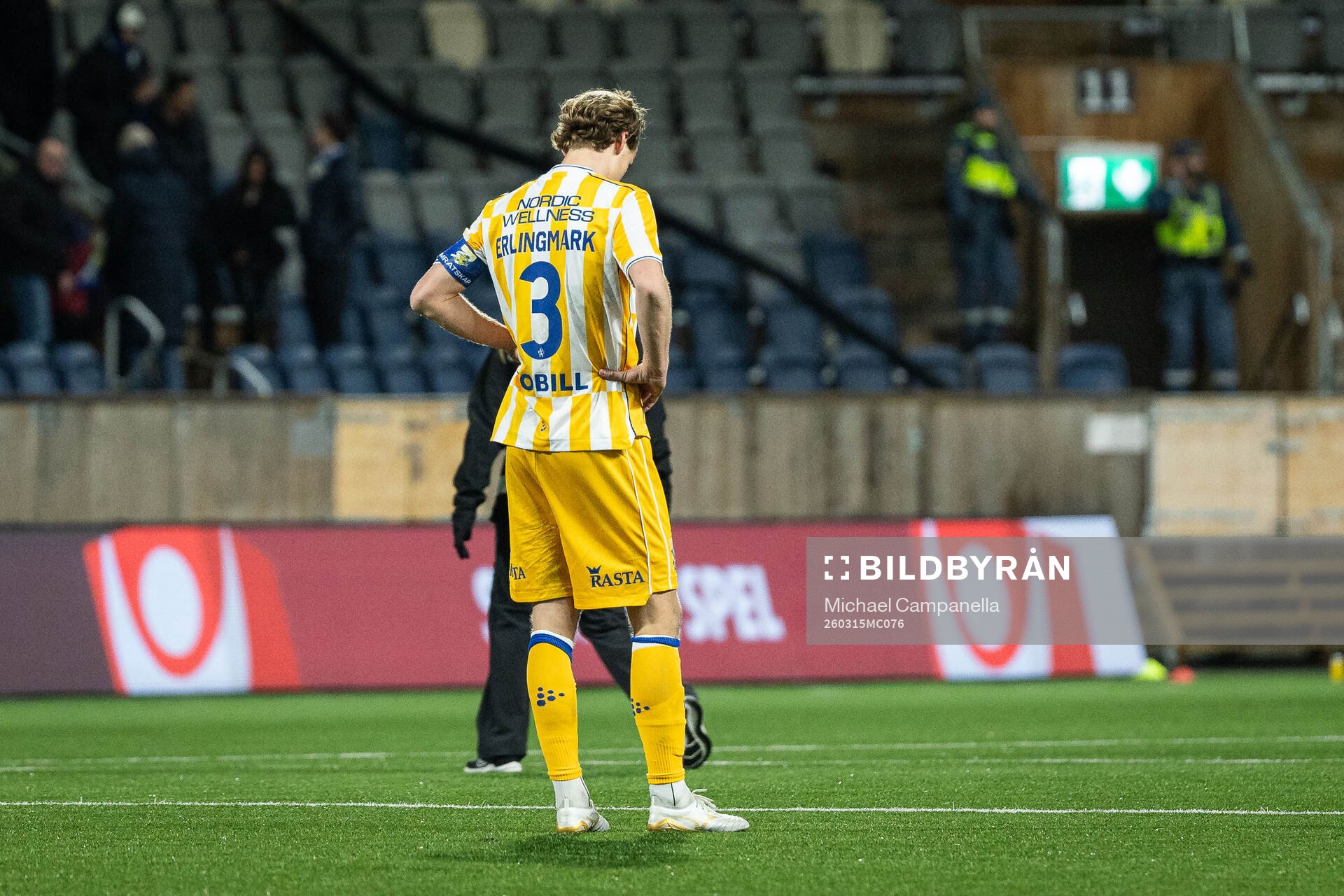 IFK Göteborgs August Erlingmark deppar