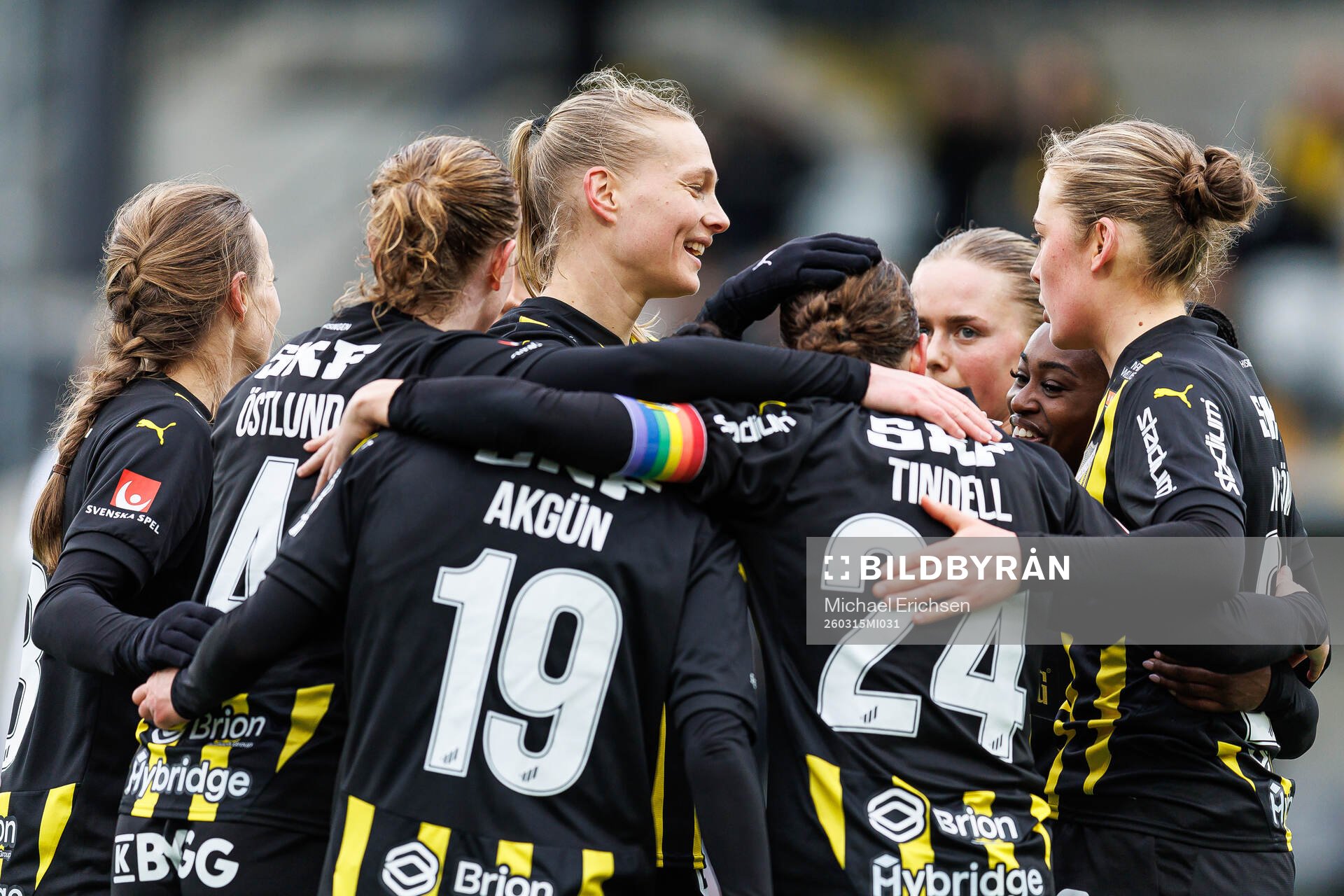 Häckens Monica Jusu Bah jublar