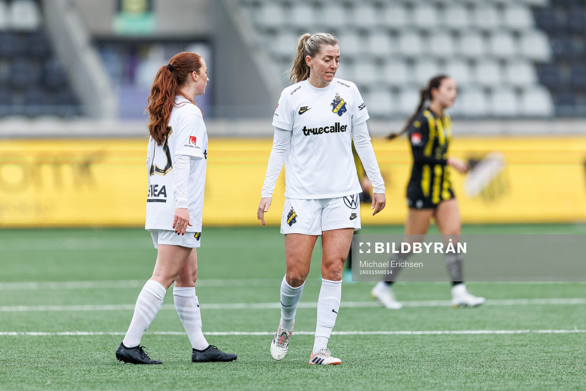 AIKs Ella Reidy och Linda Sembrant deppar