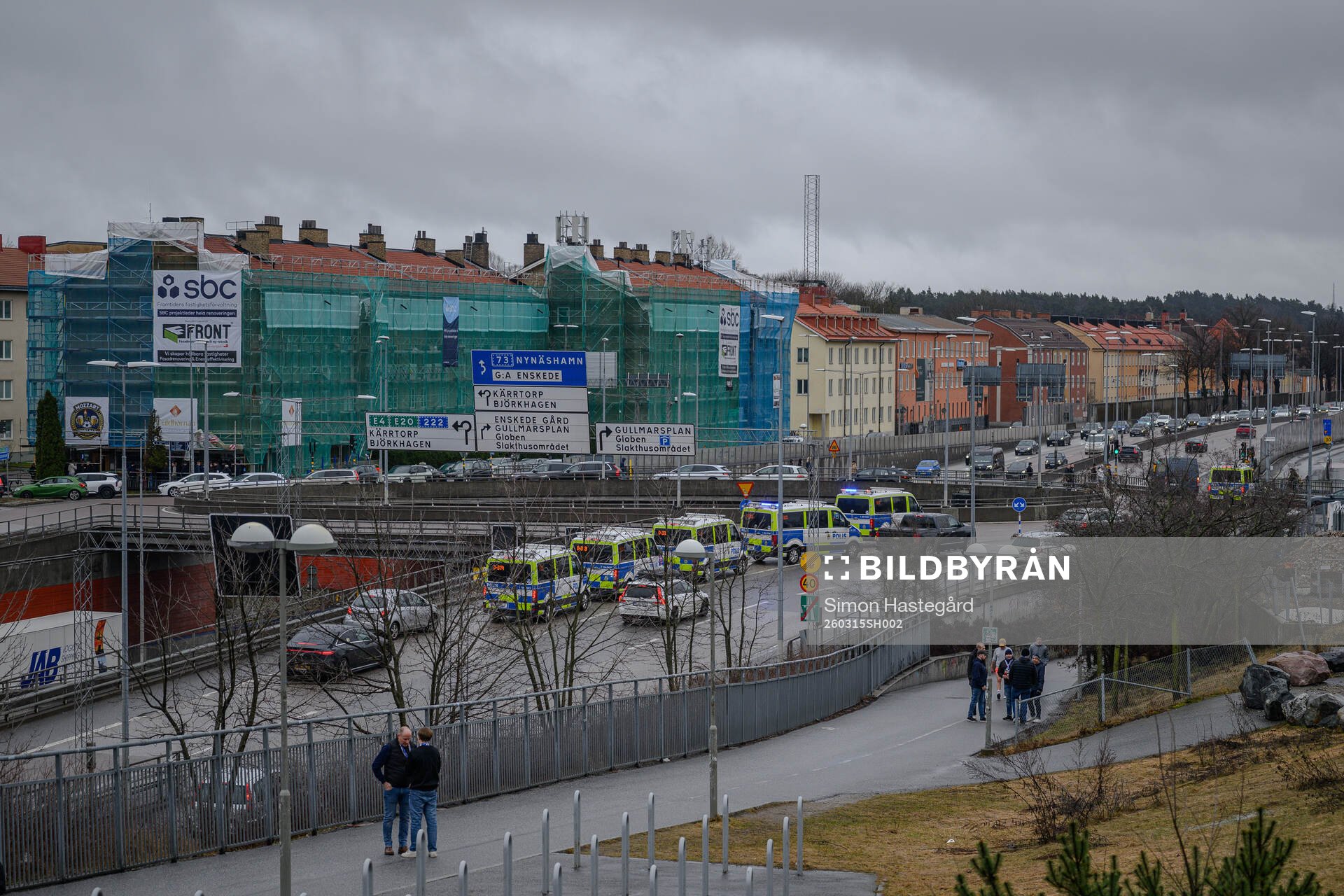 Polisbilar utanför 3Arena