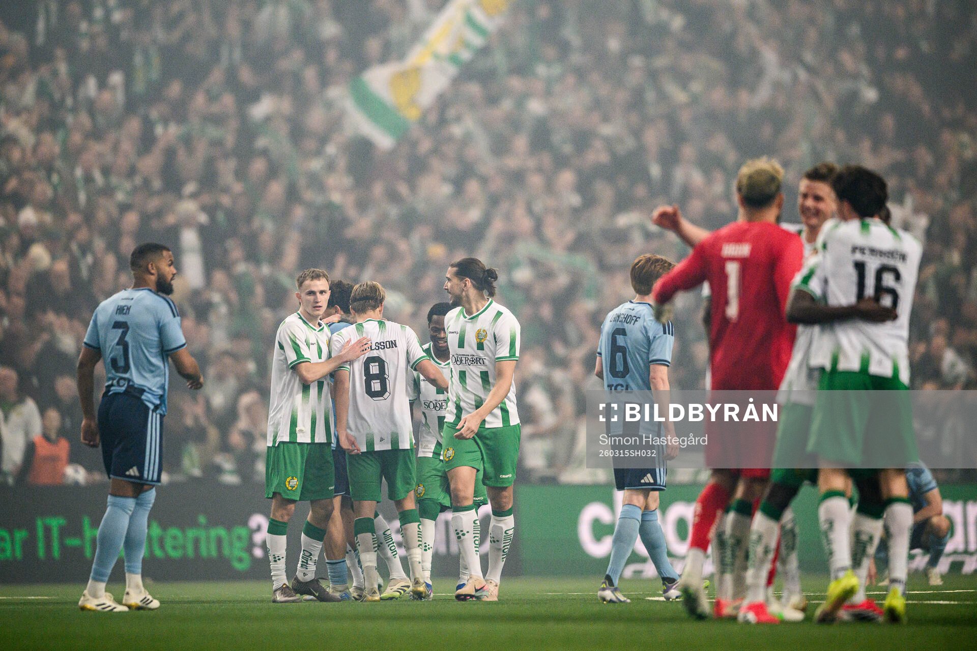Hammarbys spelare jublar