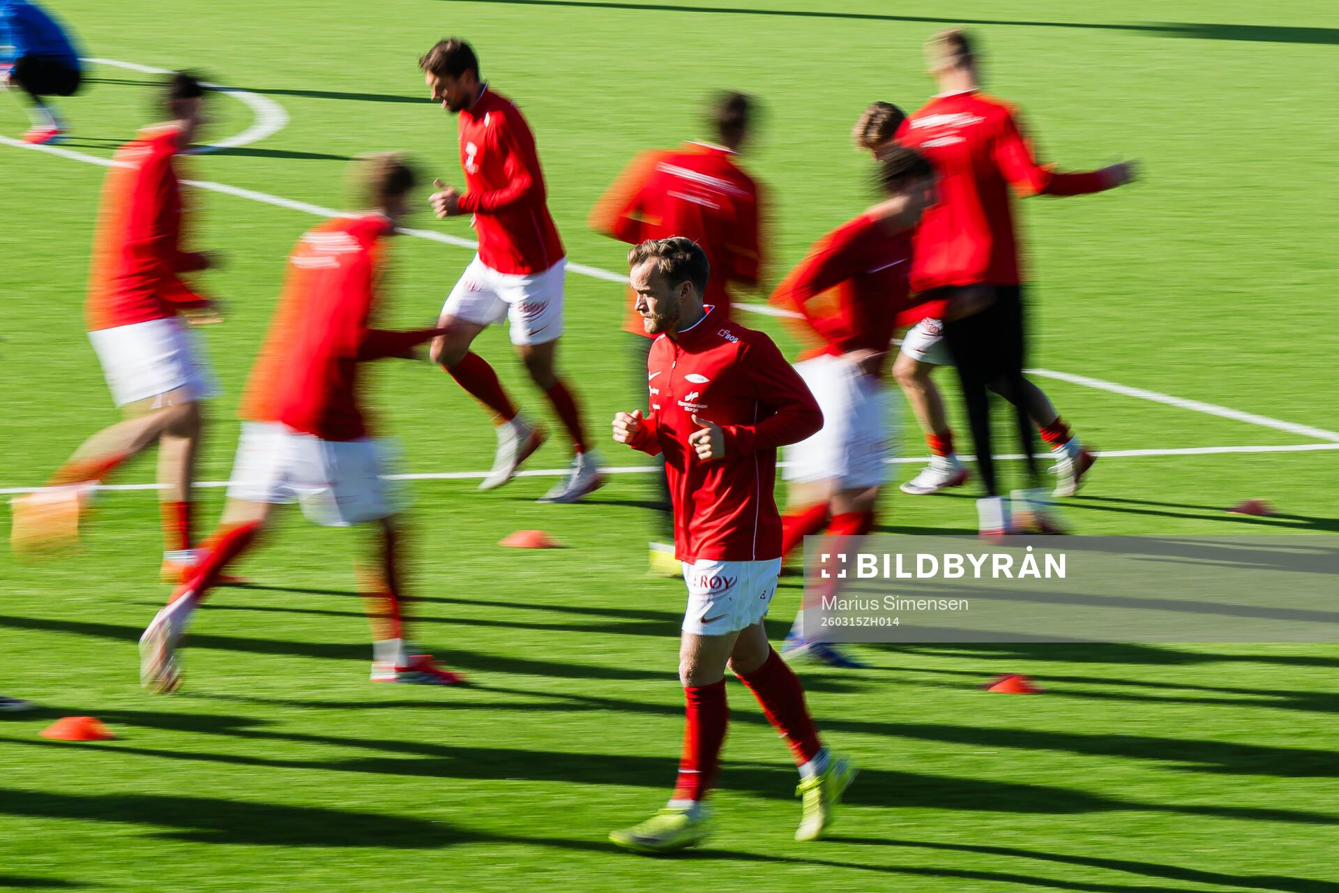 Bård Finne of Brann warms up