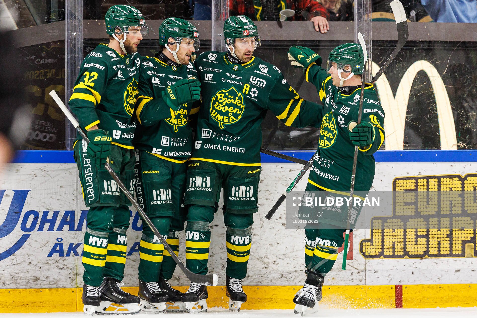 Björklövens Fredrik Forsberg jublar