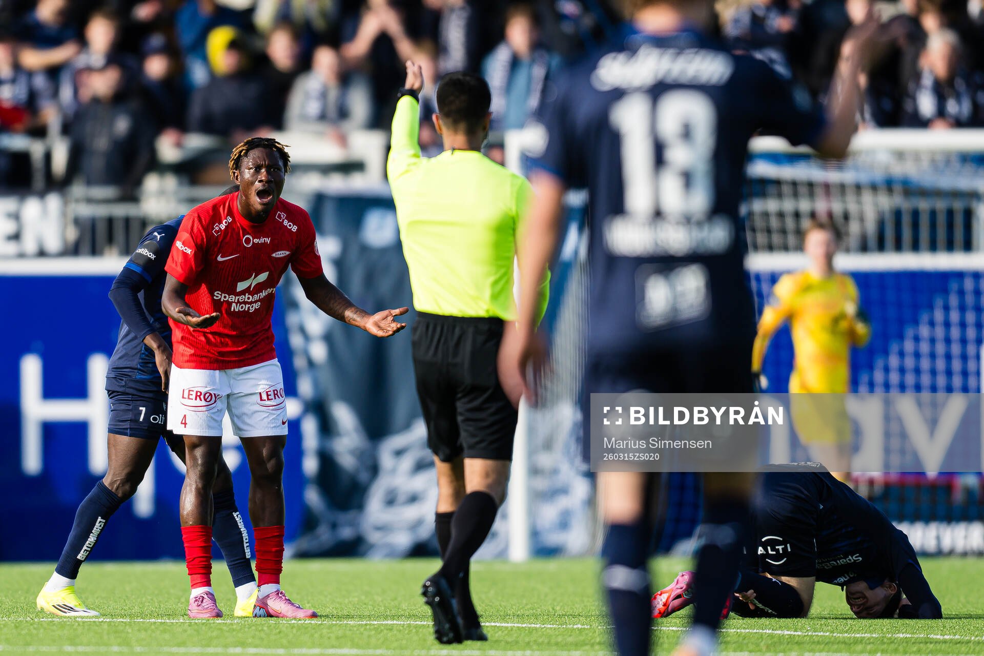 Nana Kwame Boakye of Brann reacts