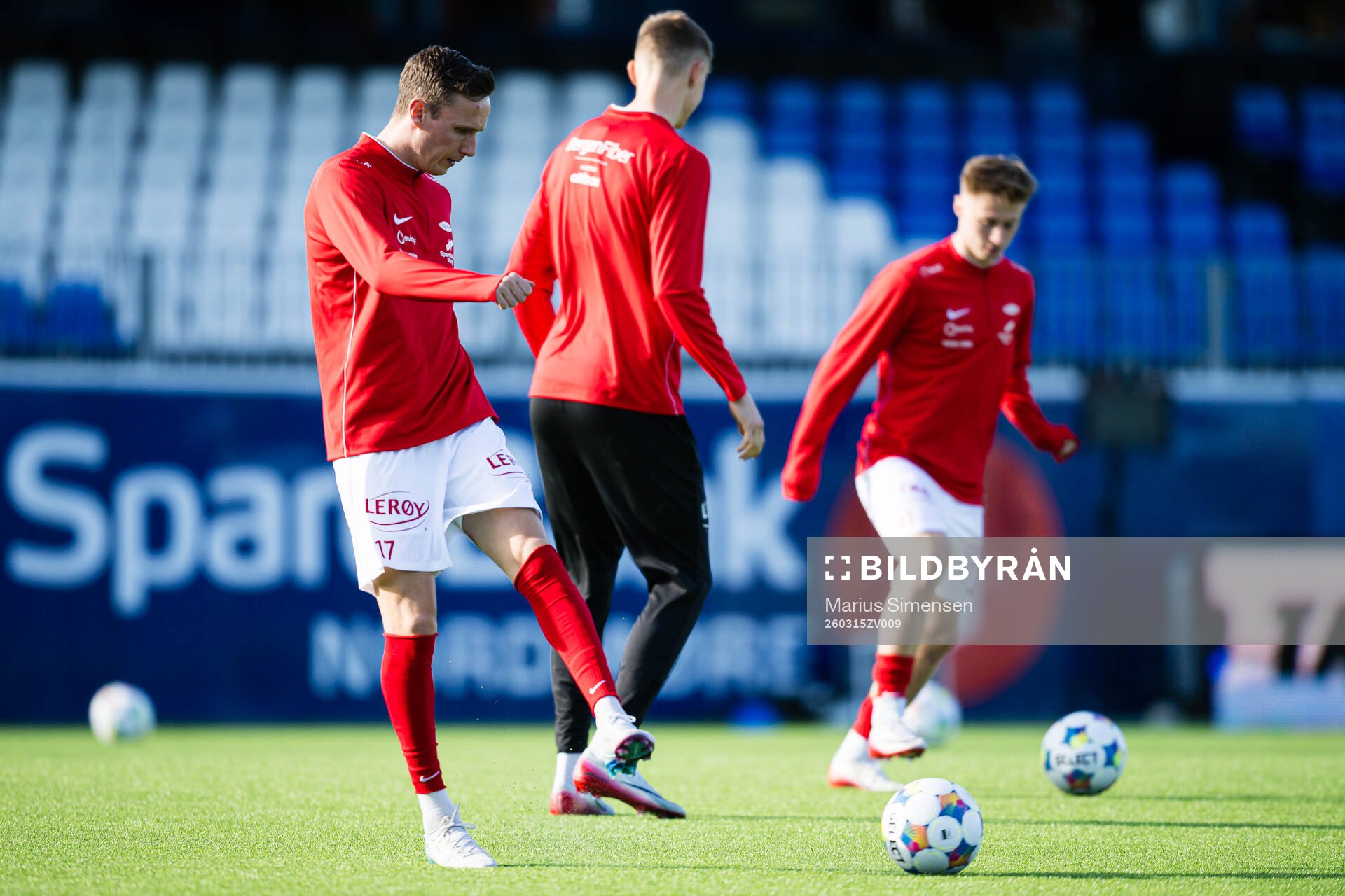 Joachim Soltvedt of Brann warms up